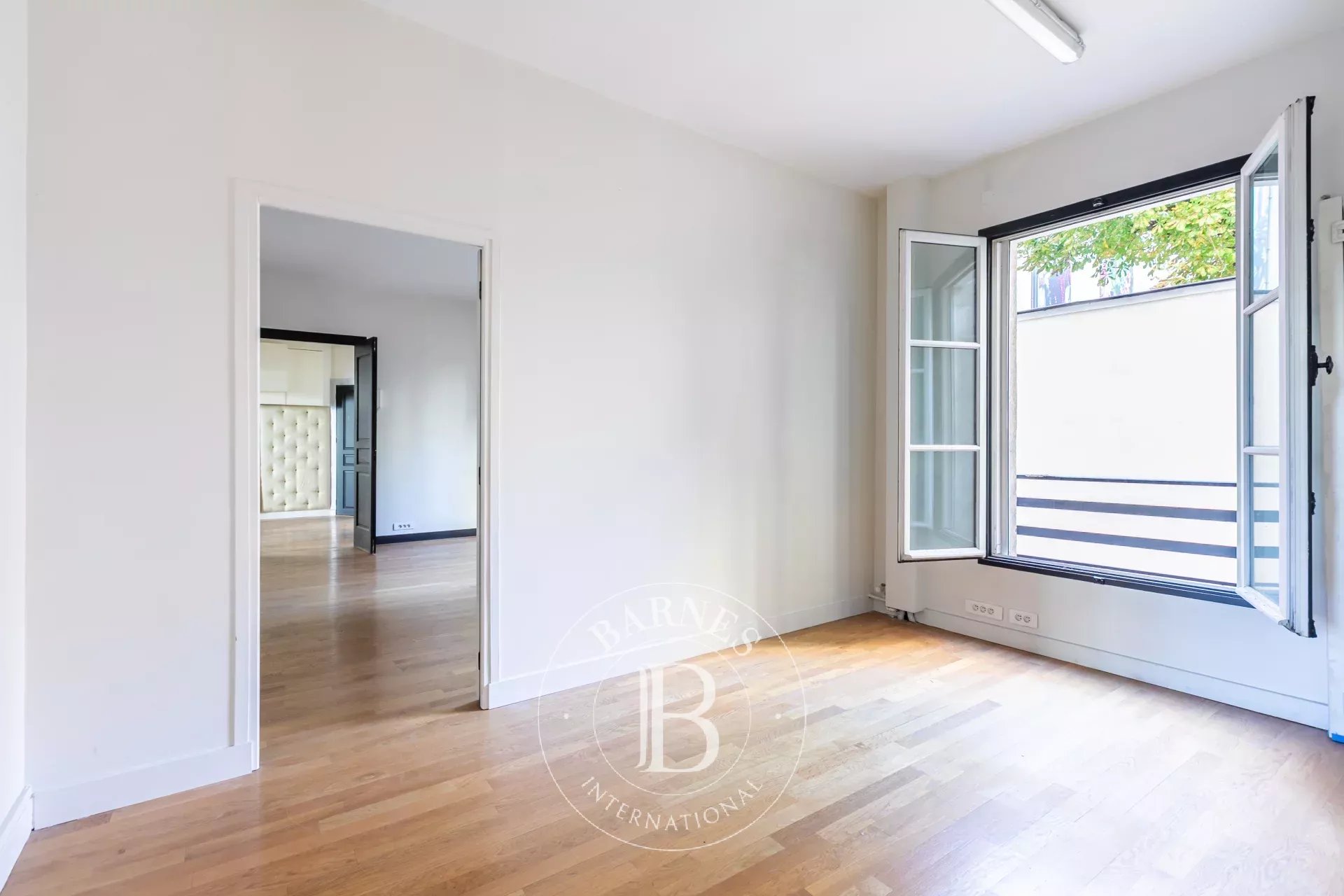 Daire Paris 8ème - picture 13