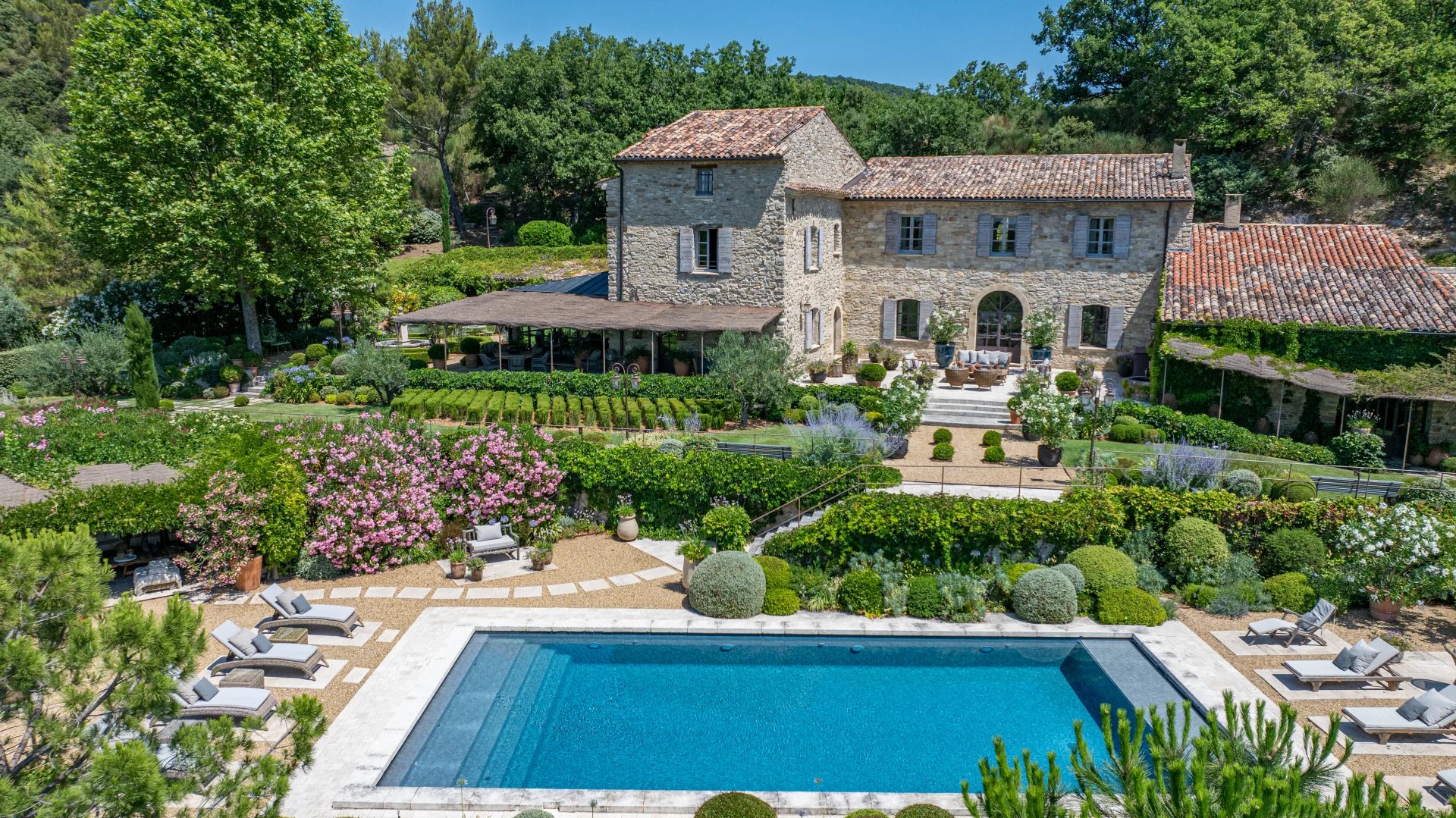 Propriété Aix-en-Provence  -  ref 85983255 (picture 1)