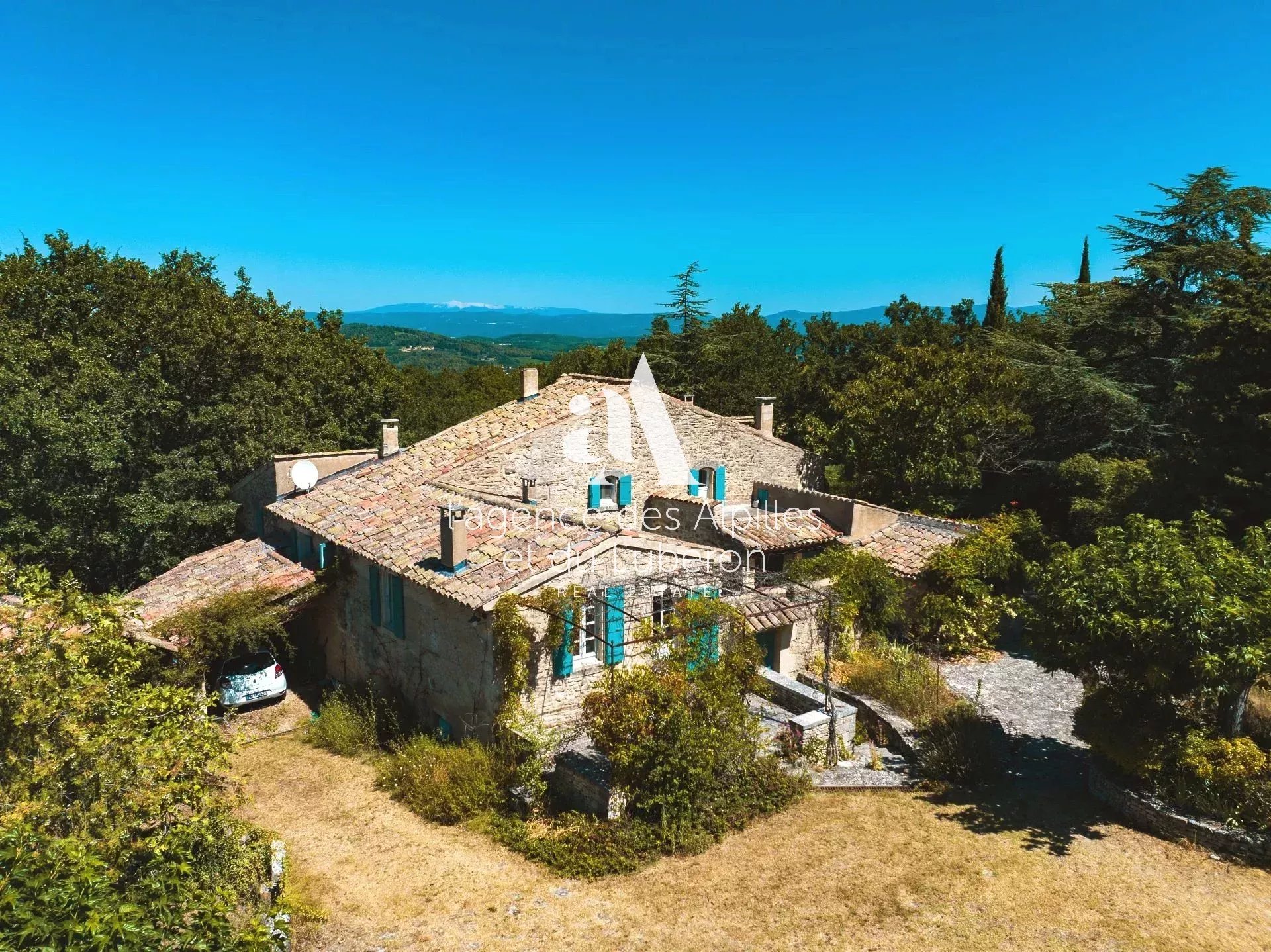 Farmhouse for sale in Lacoste 
