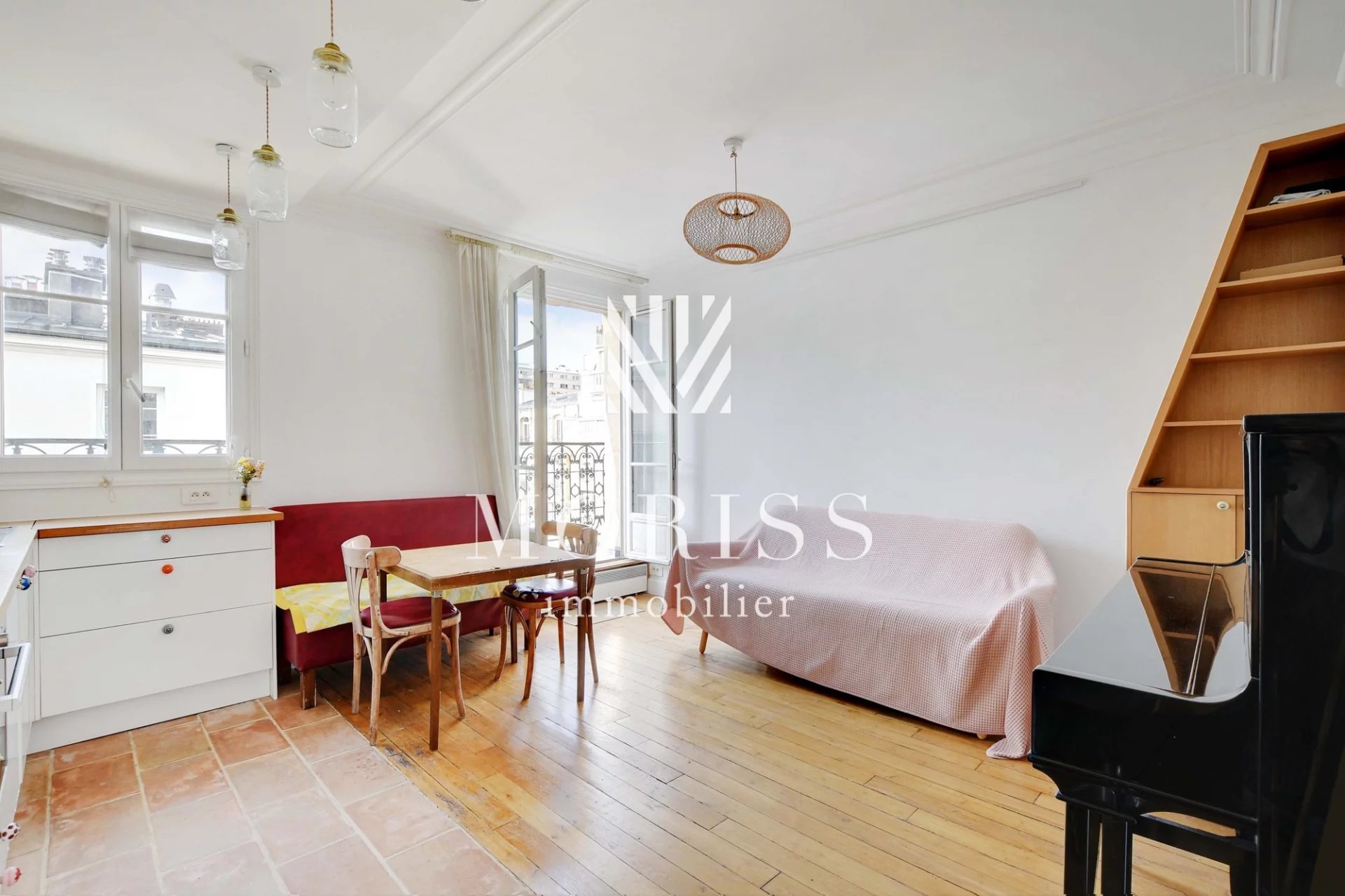 2 PIÈCES + BALCON / ÉTAGE ÉLEVÉ / RUE DES CLOYS / 75018 - Image Array