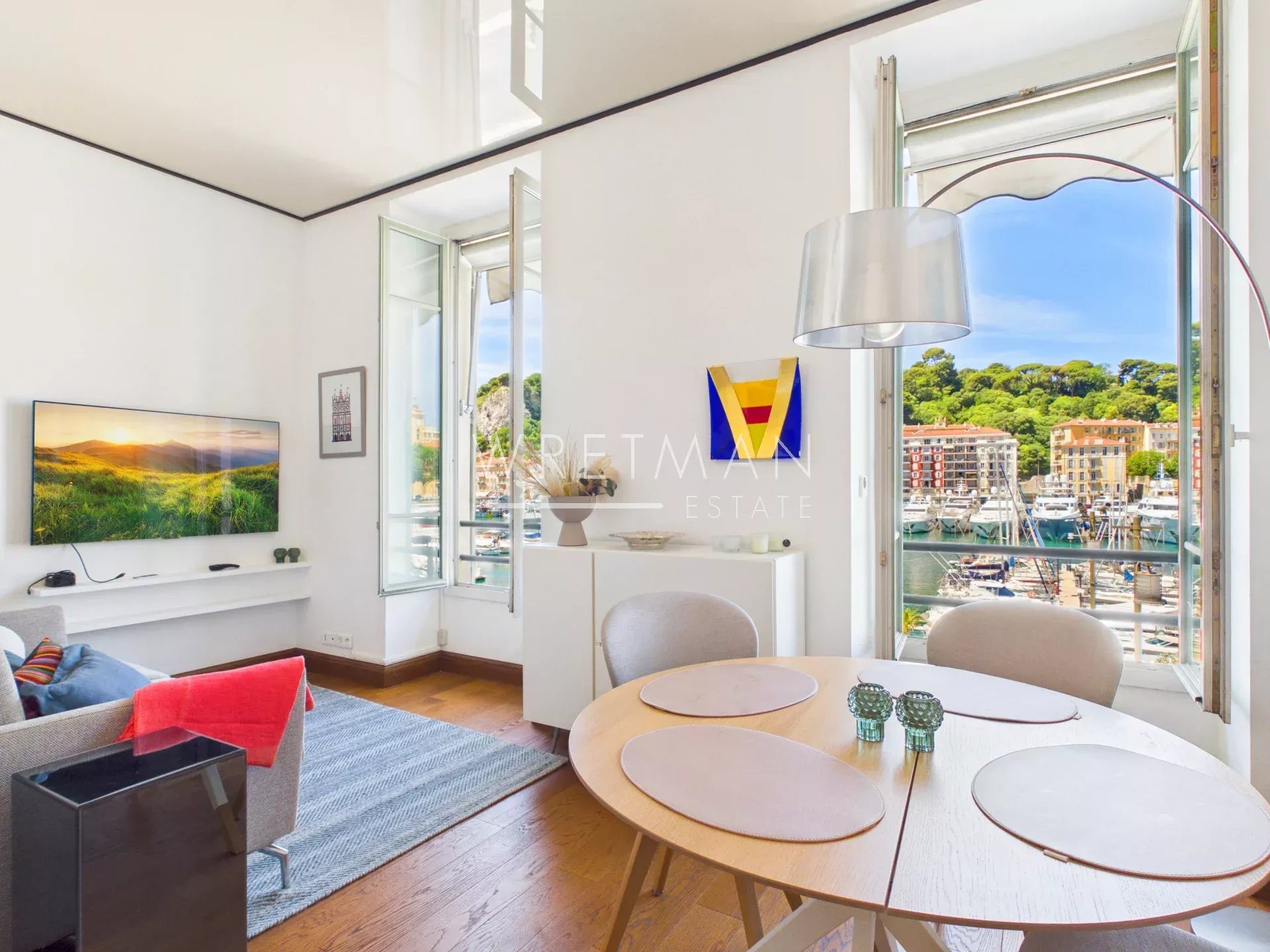 Appartement 2 pièces lumineux avec vue sur le port– Port de Nice