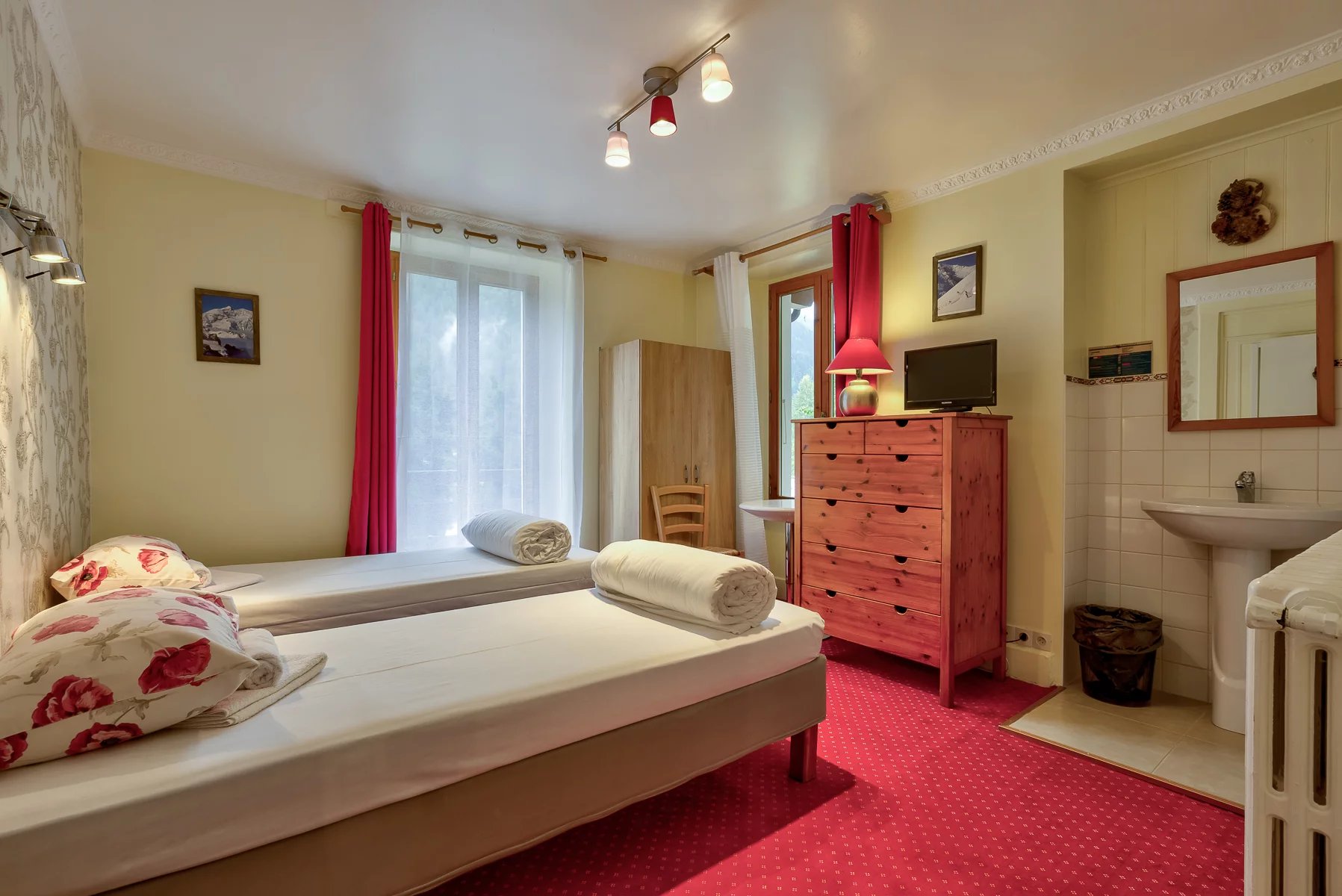 Photo of CHAMONIX - A large 9-bedroom chalet with great potential
