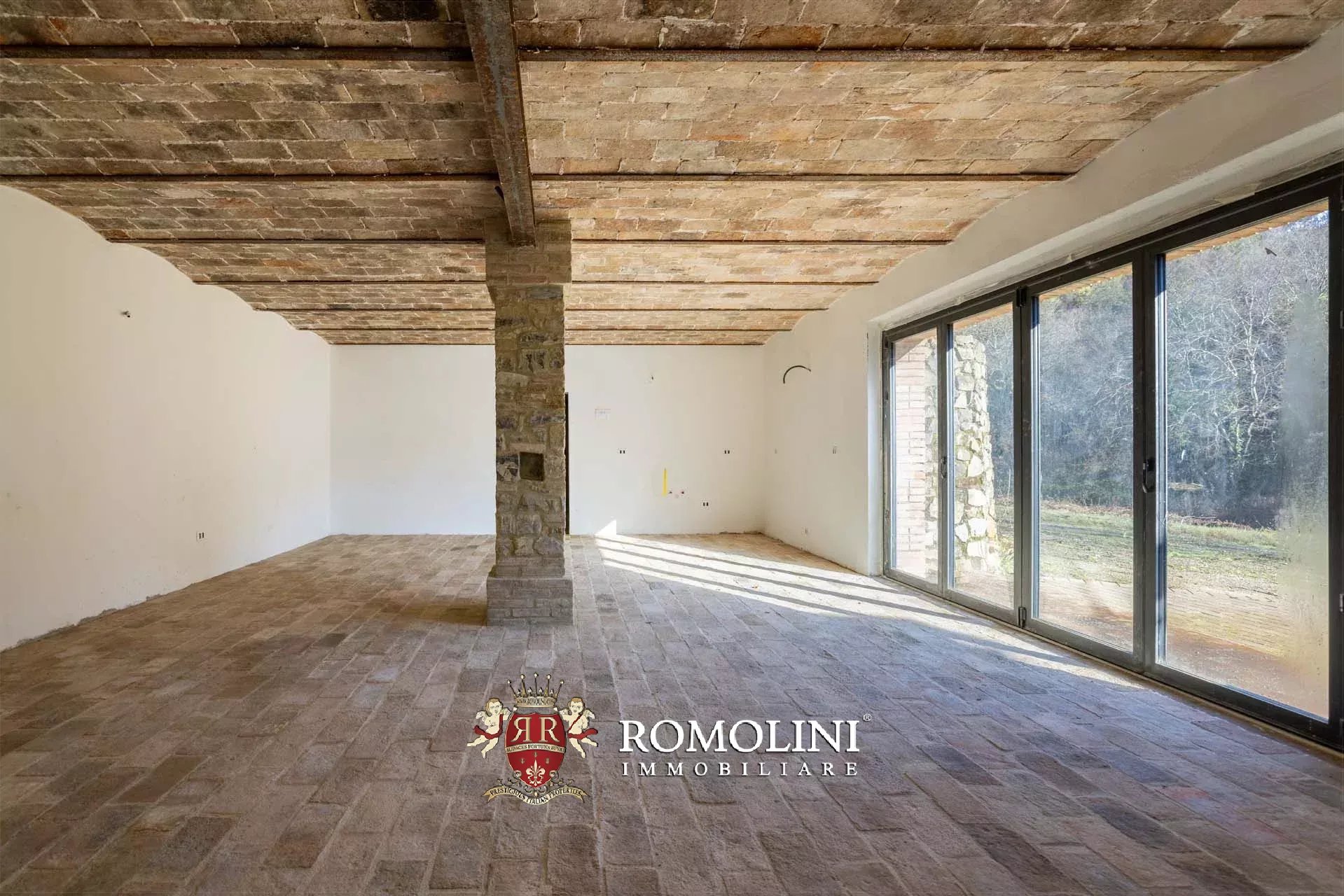 6 Bedroom Villa/Townhouse's Image 21