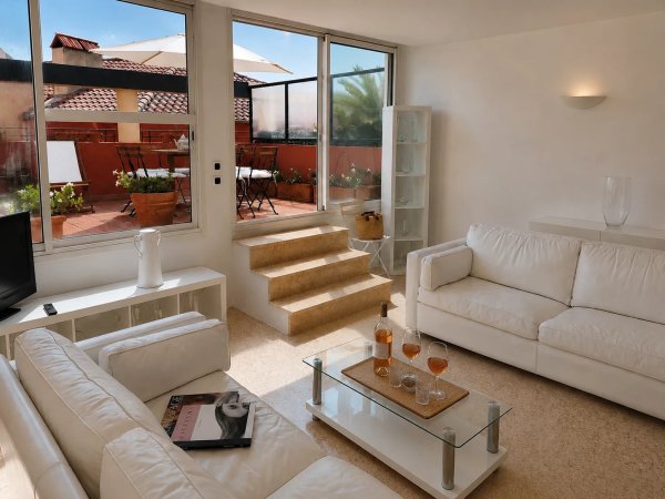 VILLEFRANCHE-SUR-MER, OLD TOWN - VILLAGE HOUSE OF 118M2 WITH A 20M2 TERRACE — photo 4