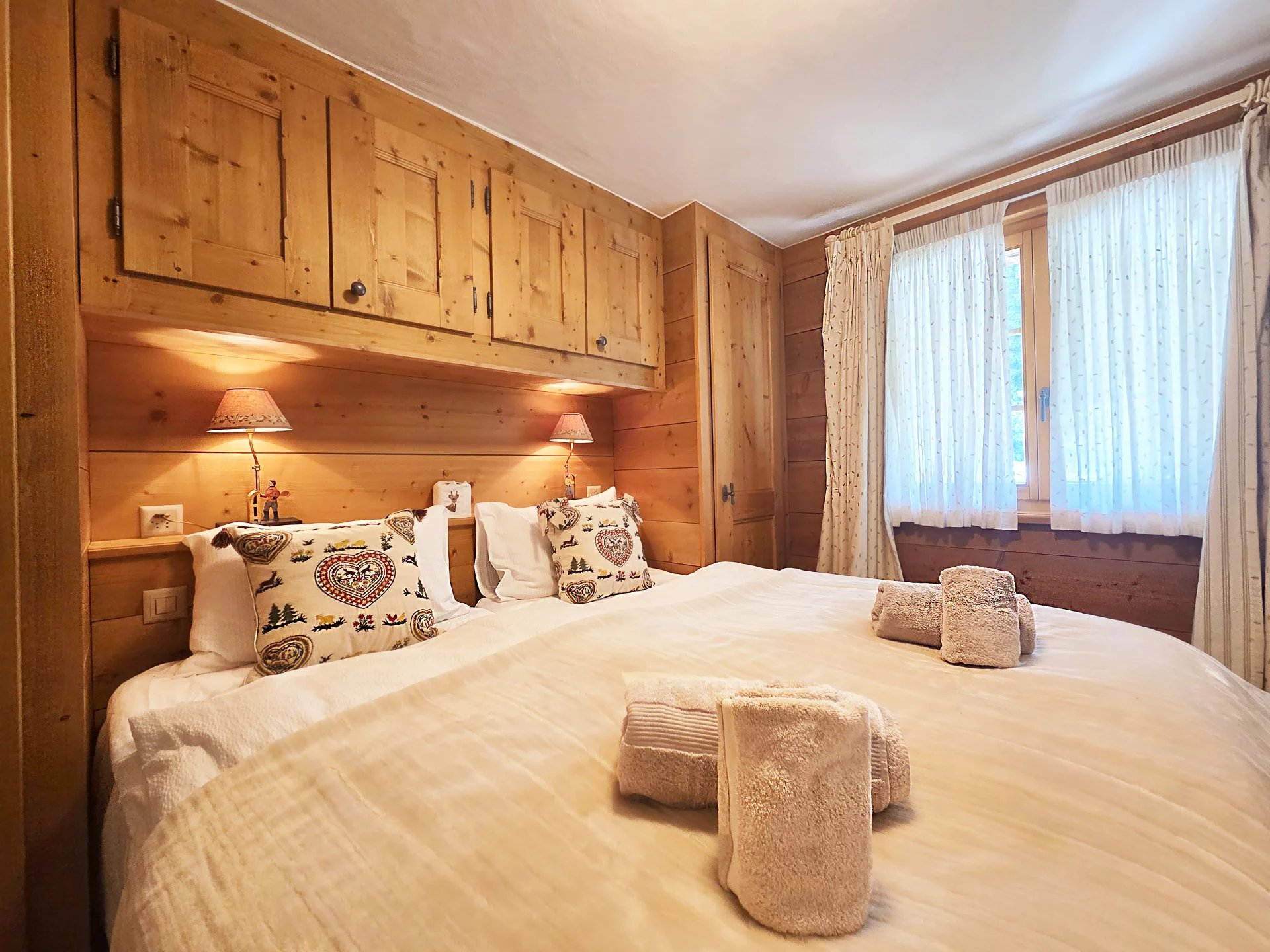 Superb, recently renovated apartment 2 minutes from Médran (sleeps 8)