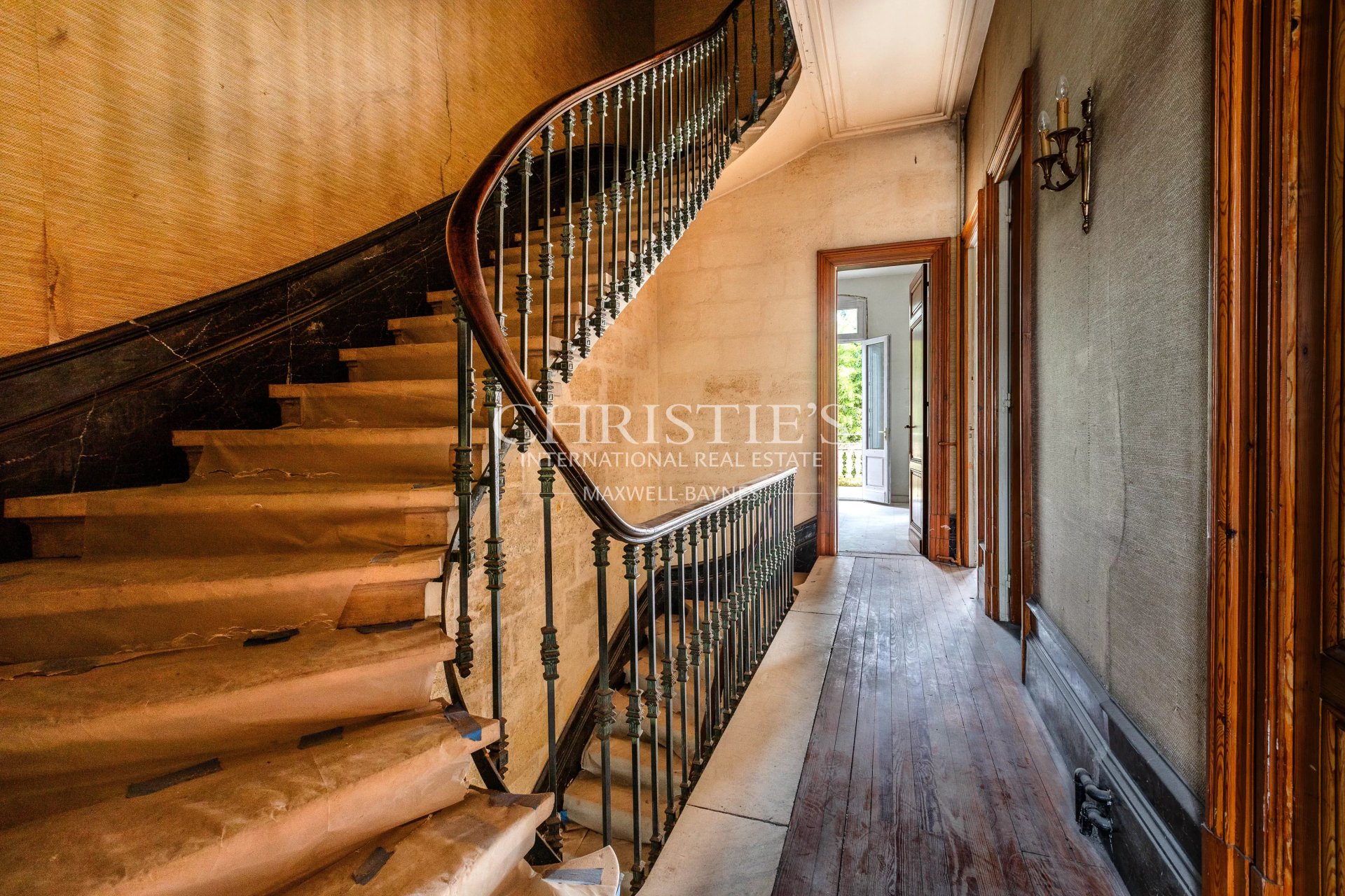 6 Bedroom Villa/Townhouse's Image 6