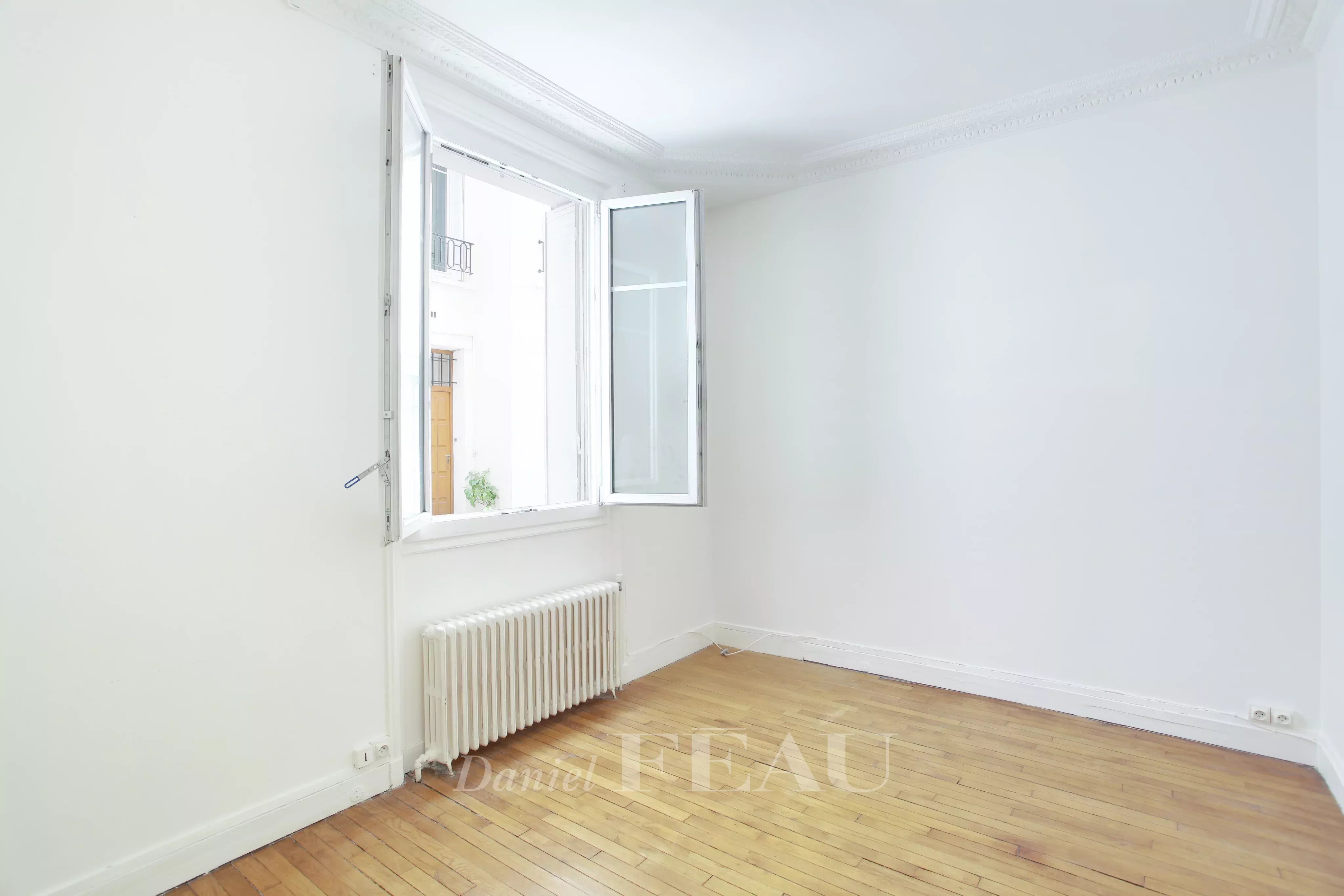 Sale Apartment Paris 16th
