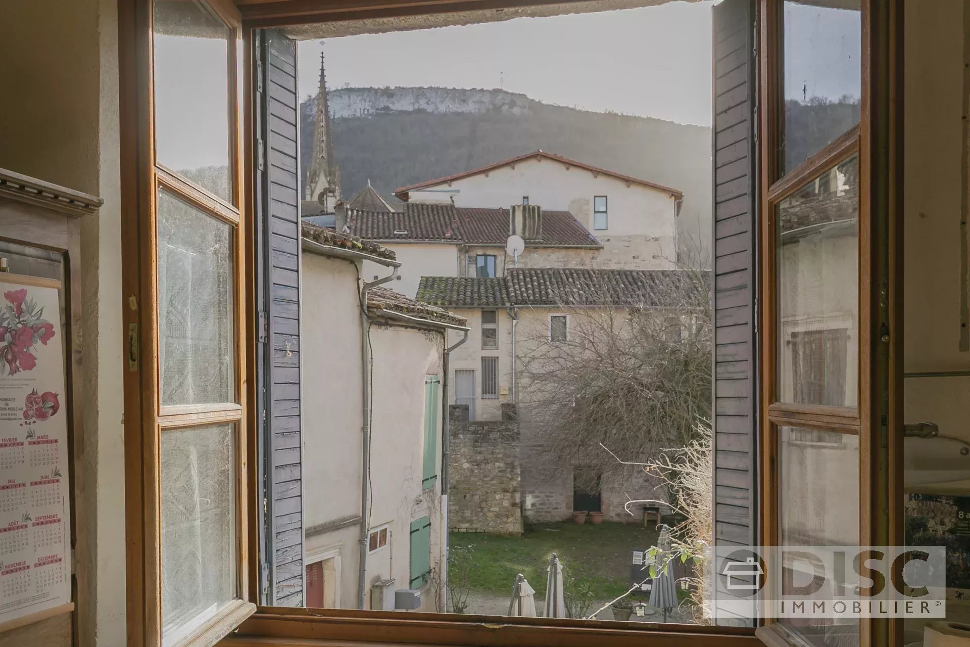 Maison de village sur place sans circulation. - Photo 2