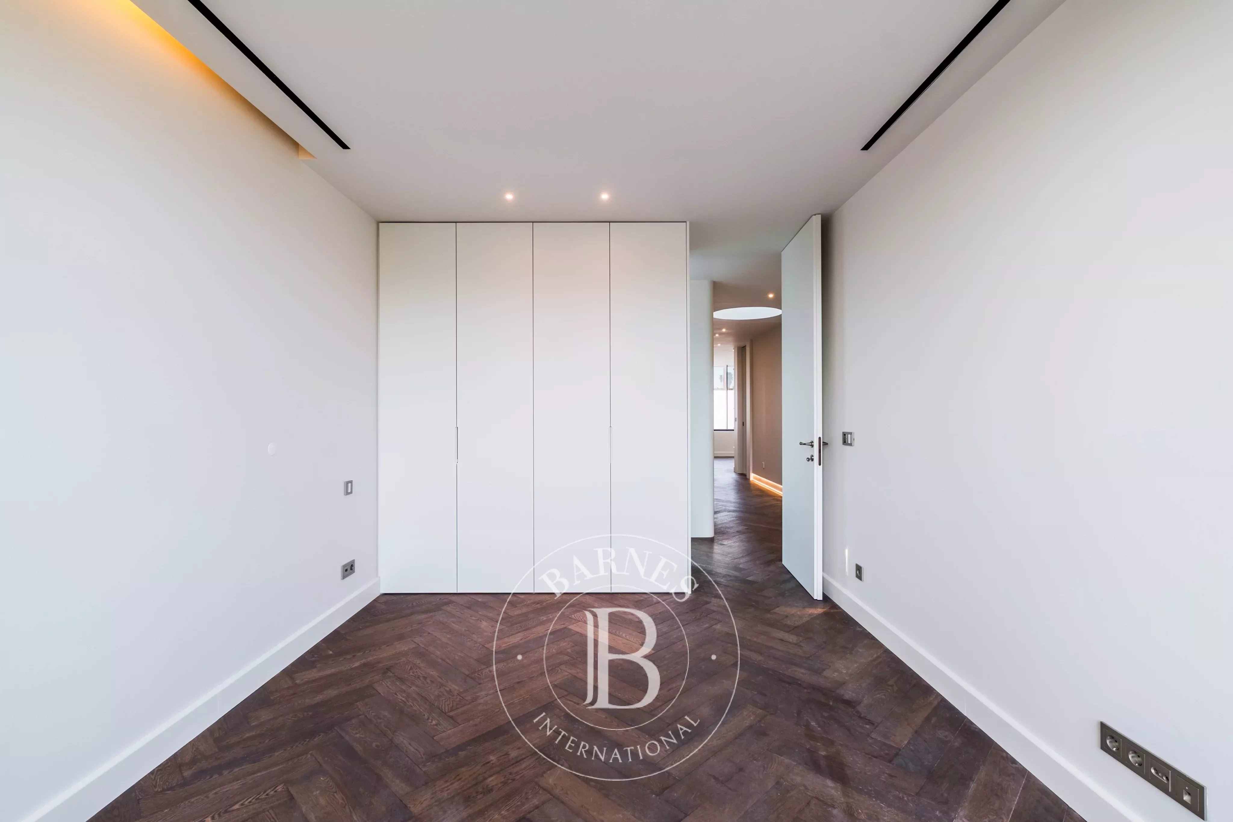 Contemporary villa in Cascais