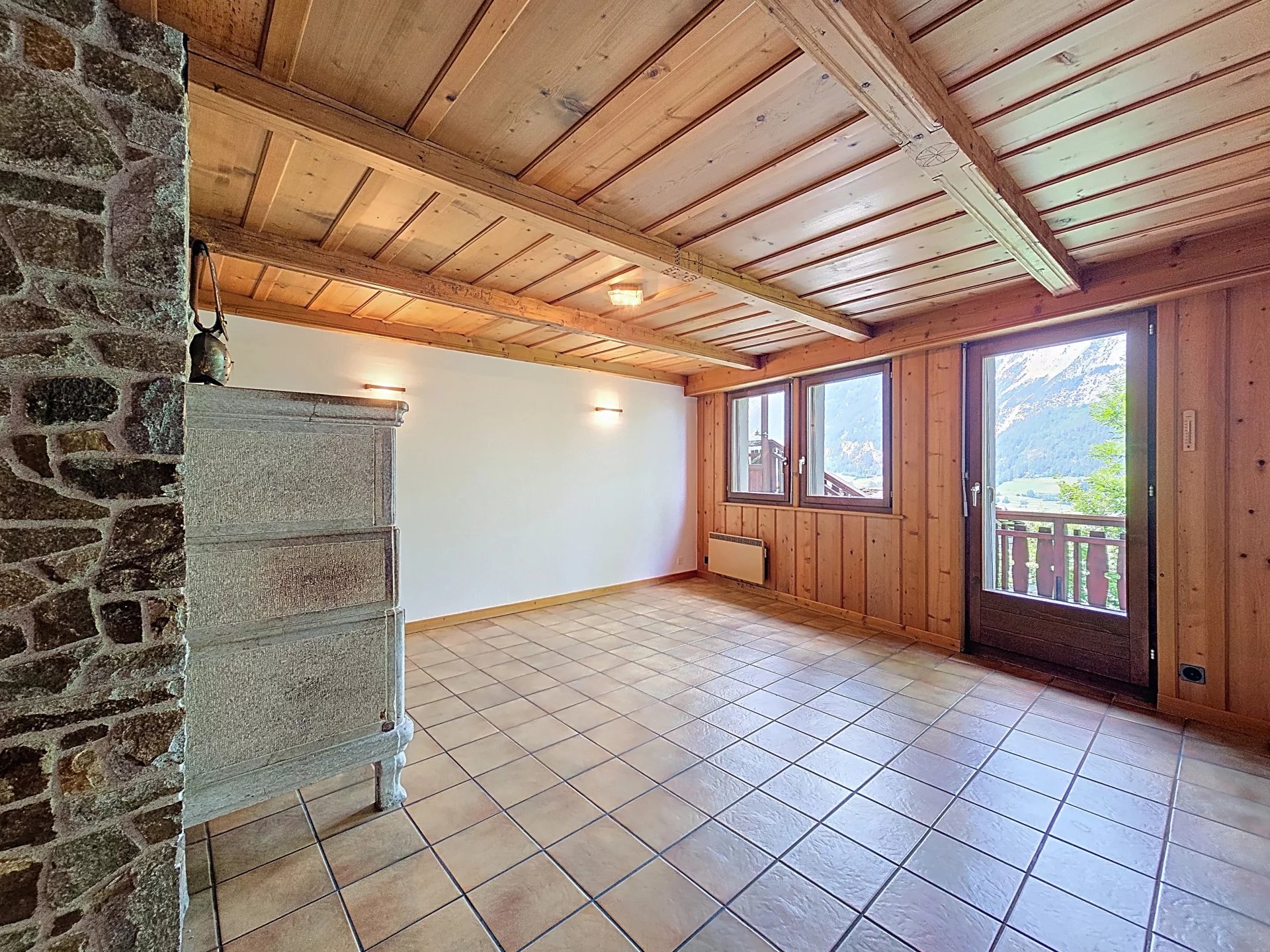 Charmante maison villageoise et sa grange traditionnelle !