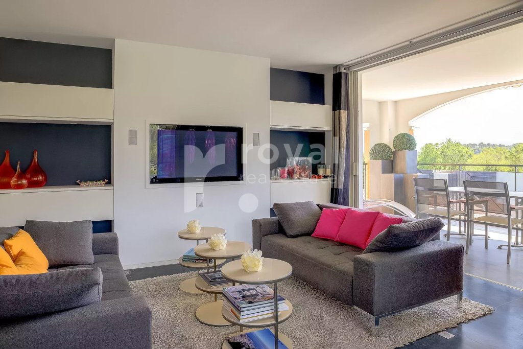 Apartment for sale in Mougins — 2 bedrooms apartment - Royal Mougins Golf