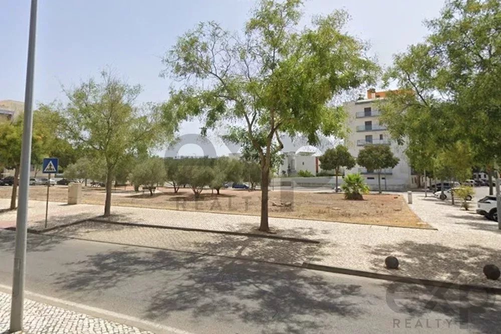Terreno Exclusivo para Investimento Residencial em Loulé Portugal