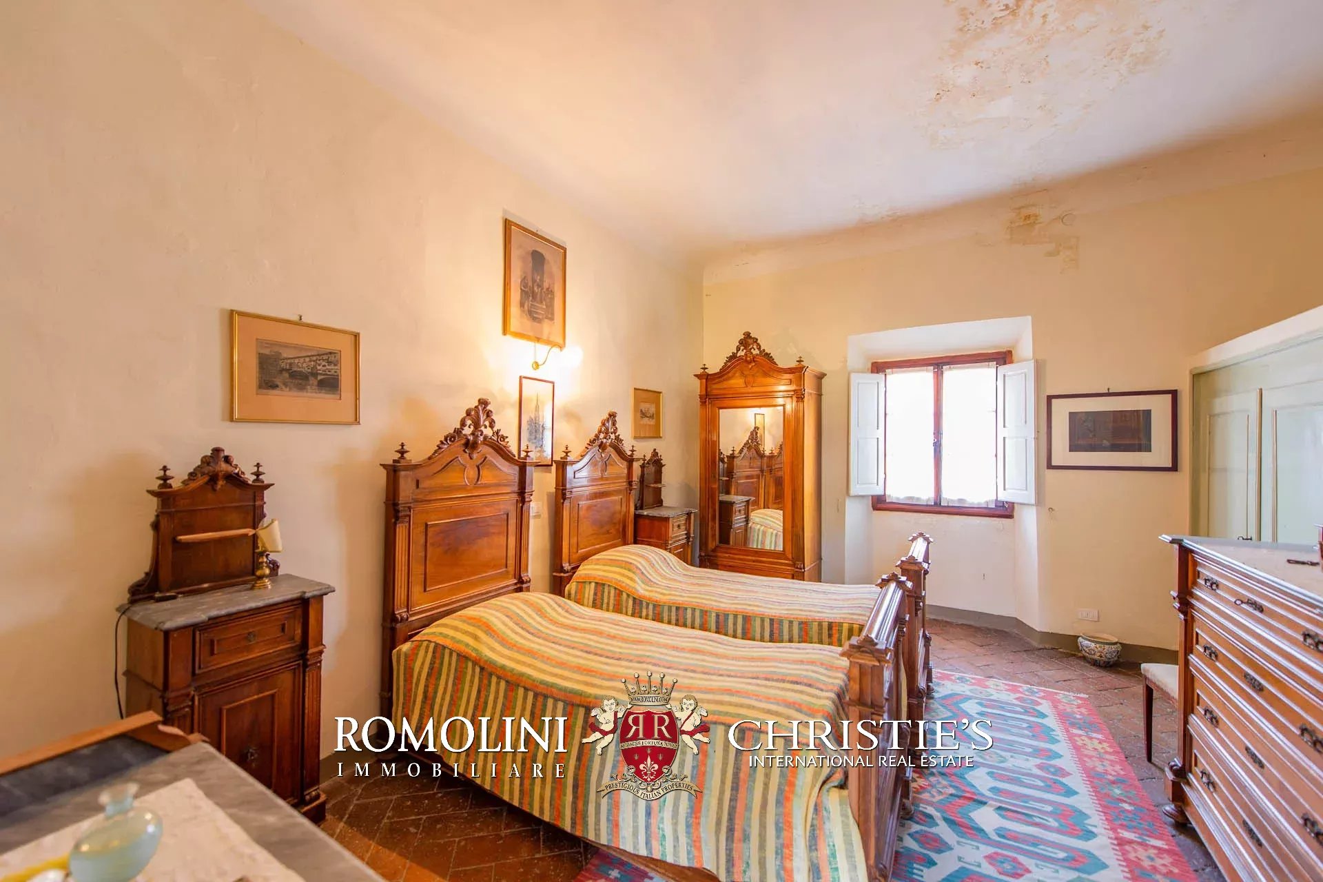 16 Bedroom Vineyard's Image 73