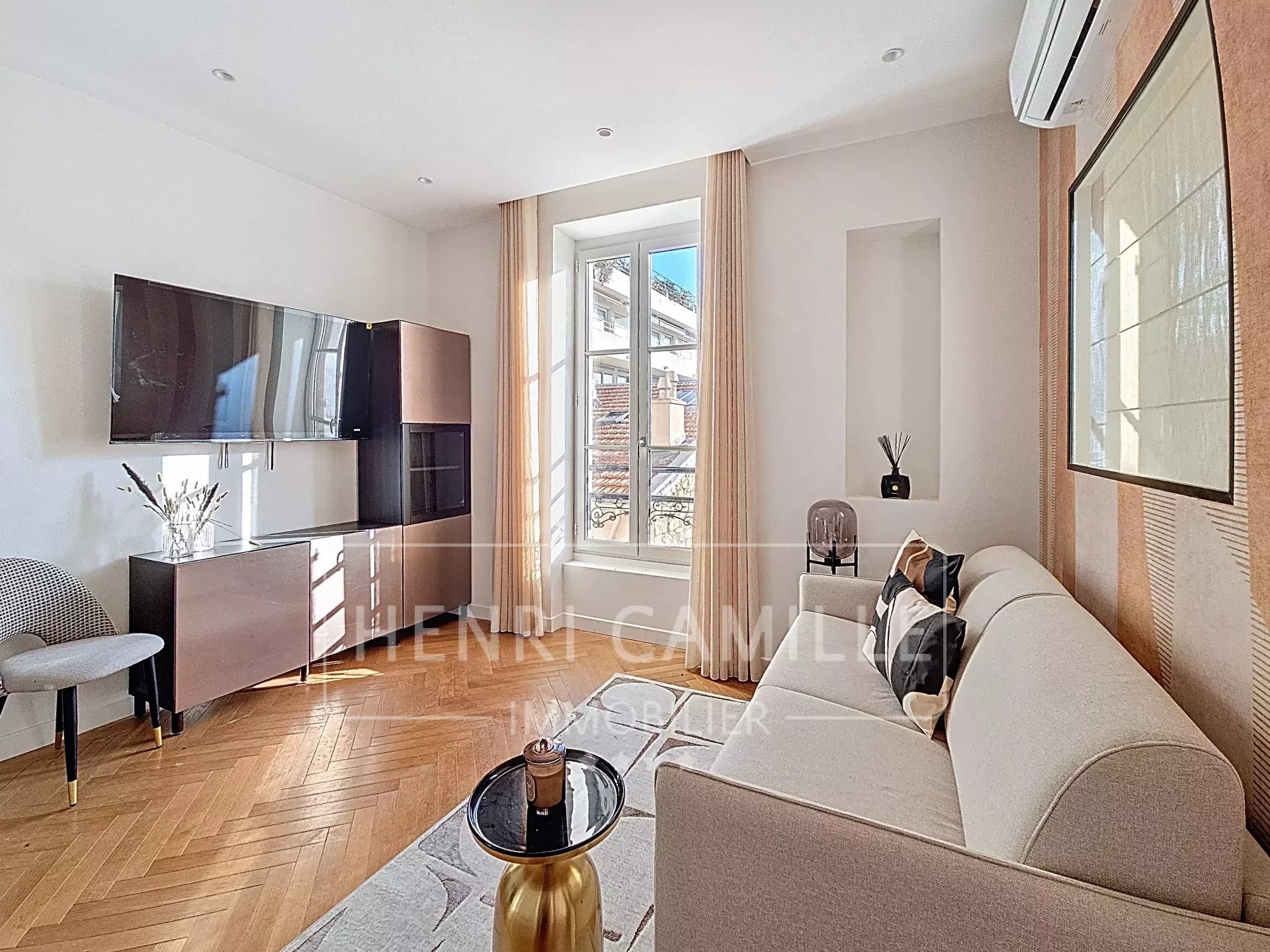 Agence immobilière de 