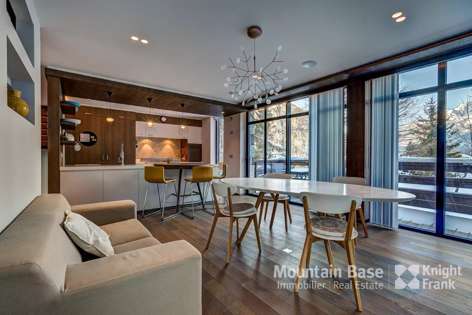 Photo of Beautifully designed, contemporary 4/5 bedroom chalet in a quiet area of Les Houches