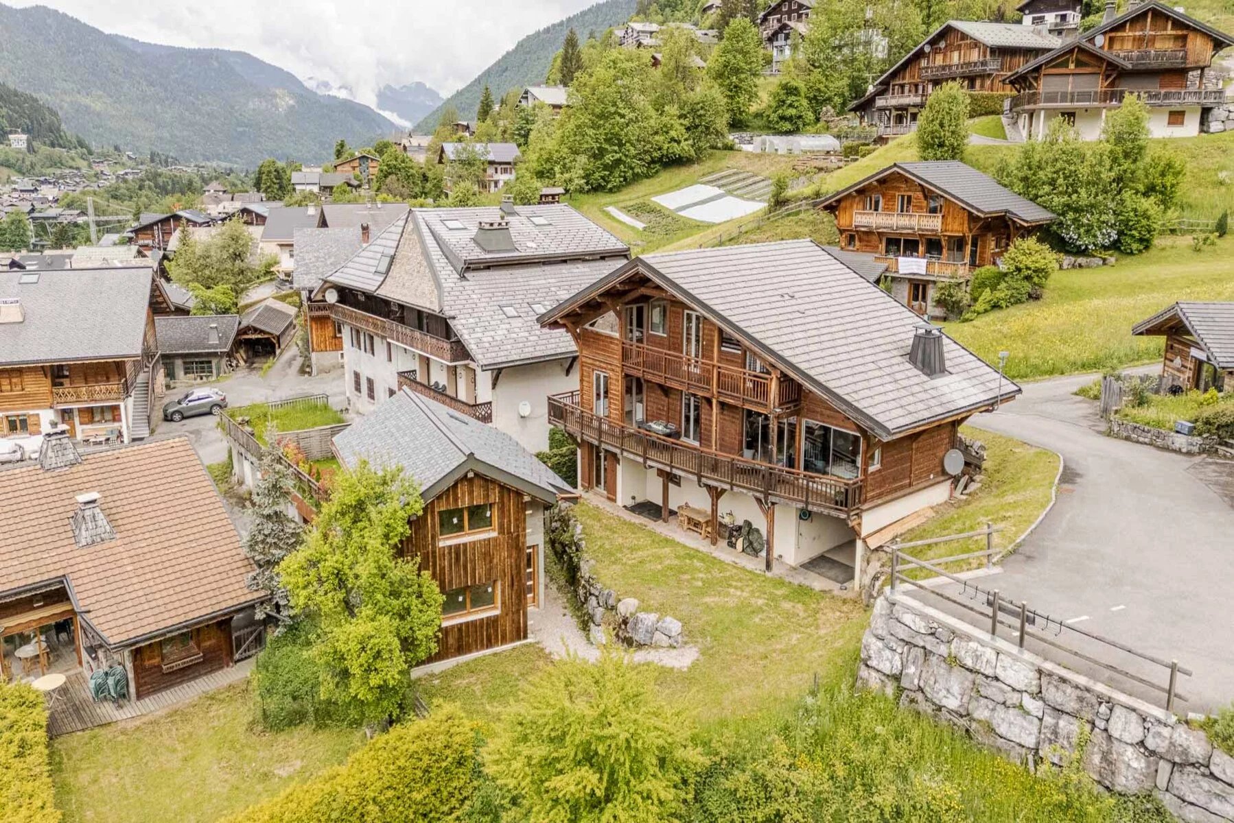 Photo of MORZINE - Stylish 5 bedroom chalet in central Morzine