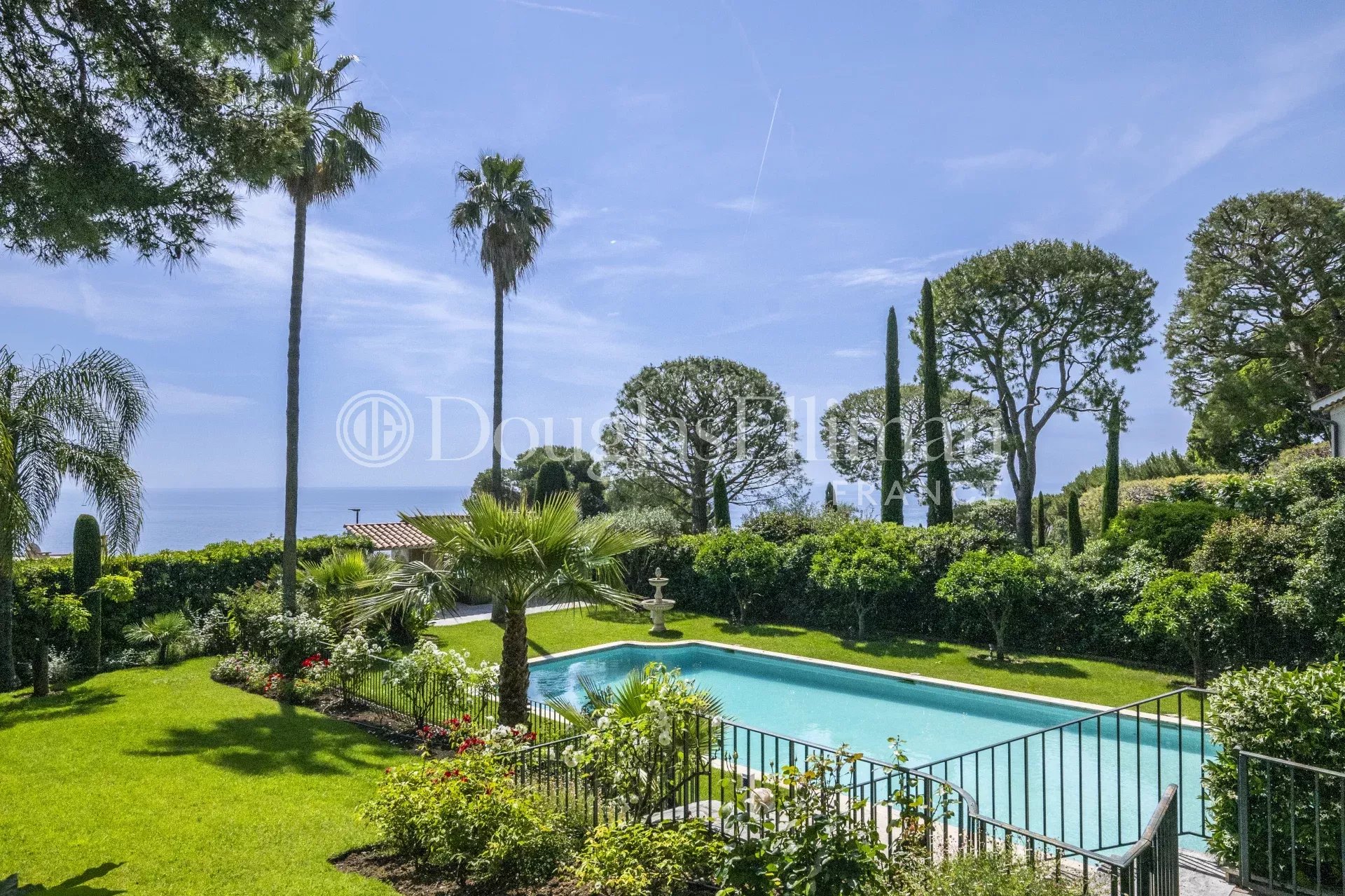 SAINT-JEAN-CAP-FERRAT – Propriété avec vue mer proche du Grand Hôtel - Image nᵒ3
