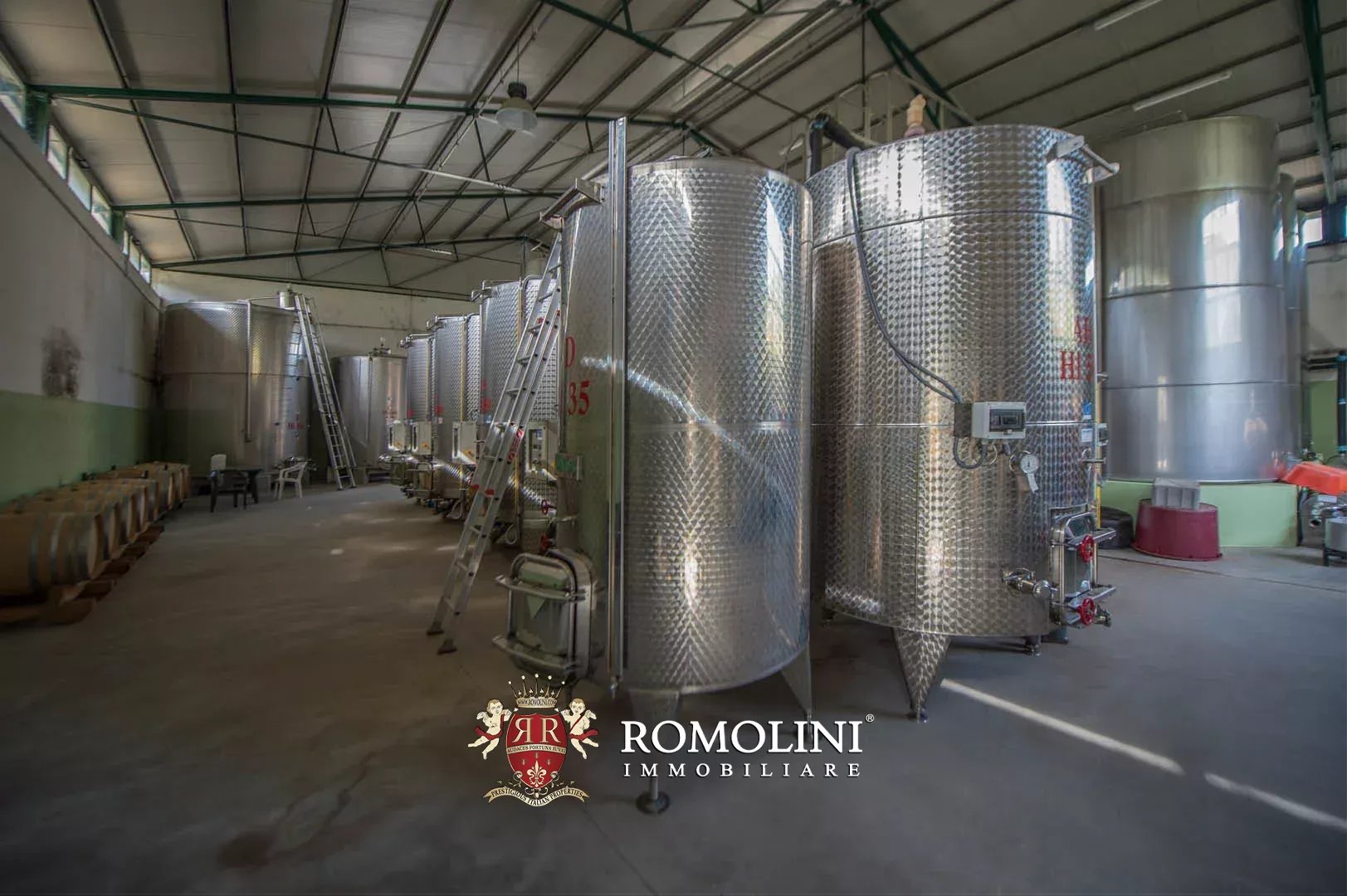 50 Bedroom Vineyard's Image 52