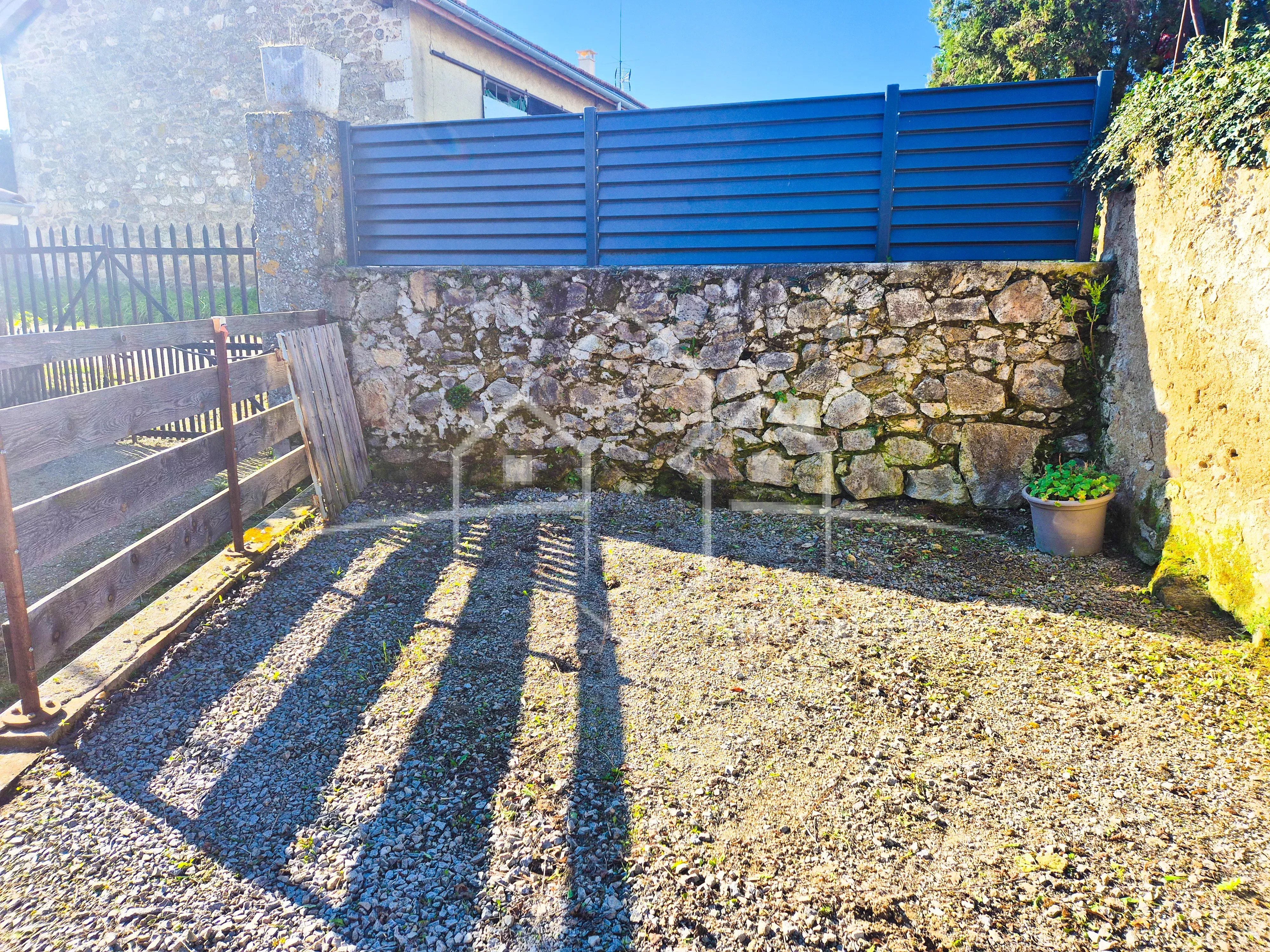 Maison en pierre de 81 m² à Talencieux