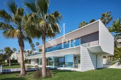 Contemporary Sea View Luxury Villa Cannes | Family Legacy Estate — photo 3 of 7