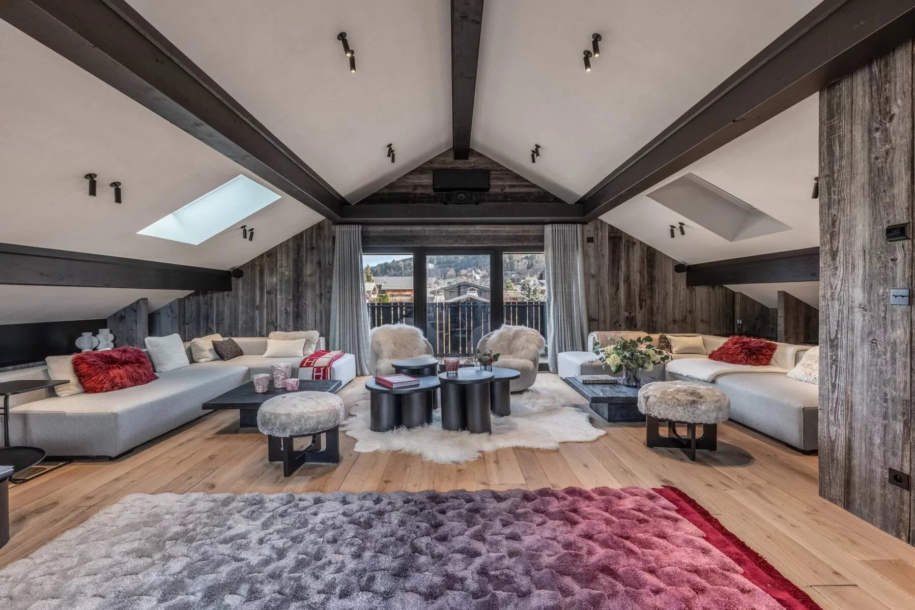 MEGÈVE - Luxury 5-bedroom chalet in the heart of Megeve Accommodation in Chamonix