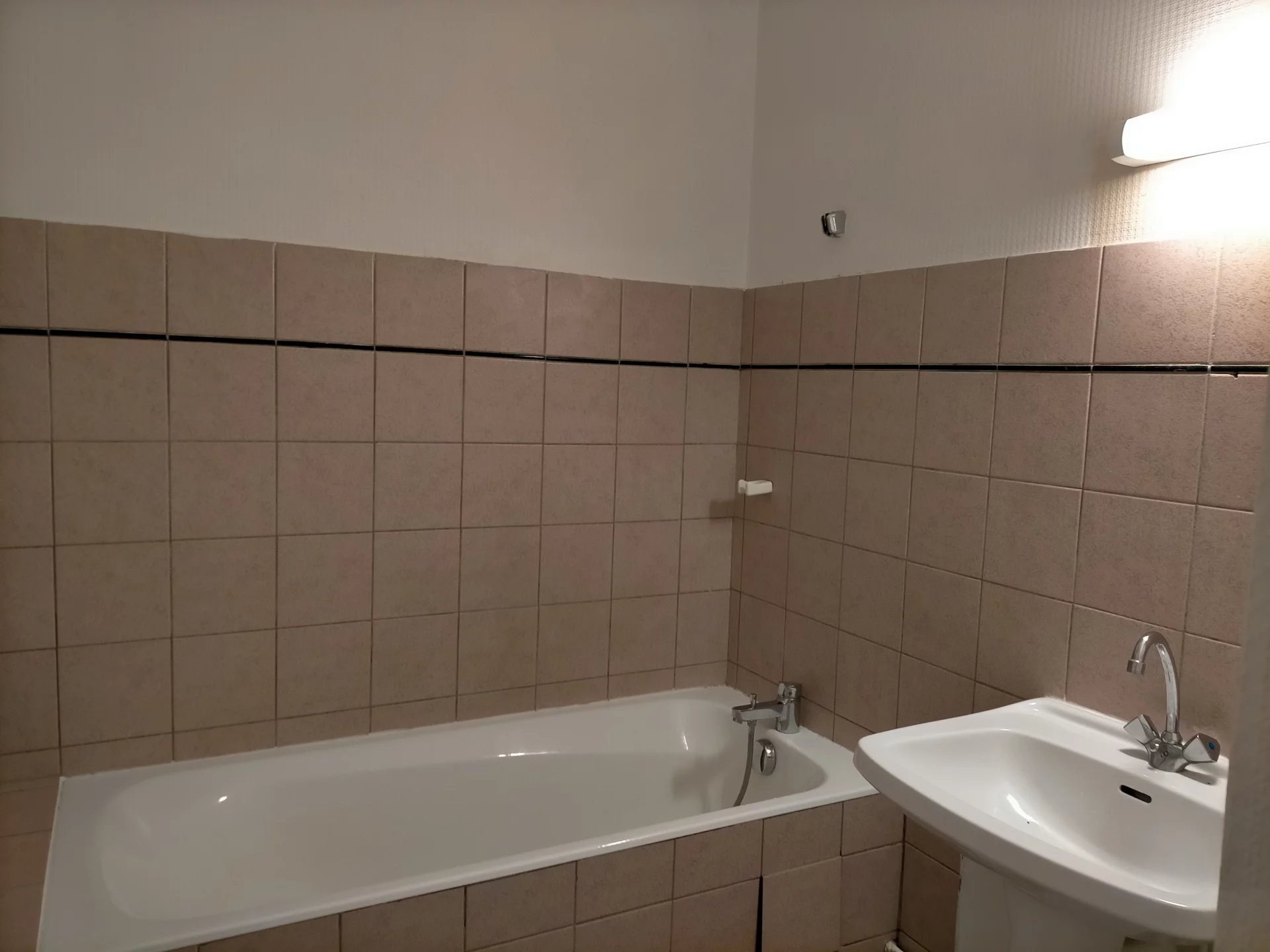 84308496 Location Lyon 6ème