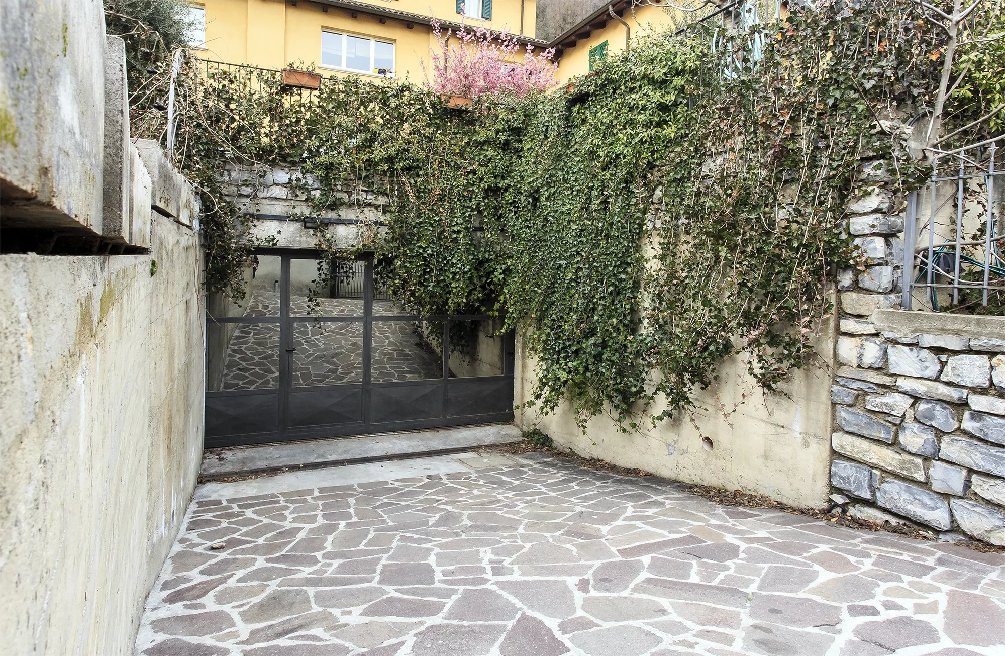 appartement avec garage et jardin - picture 20