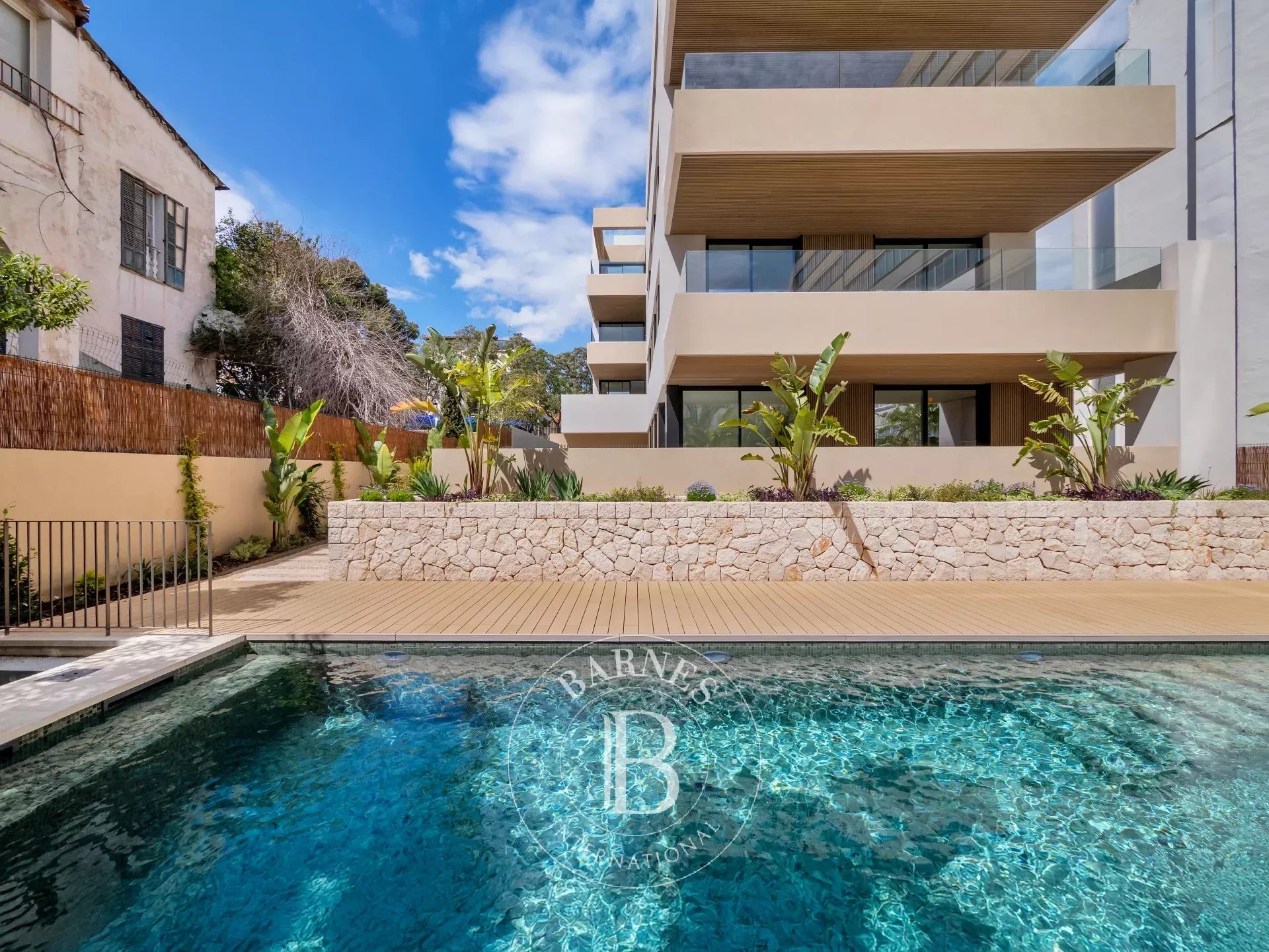 Appartement Moderne avec Spacieuse Terrasse