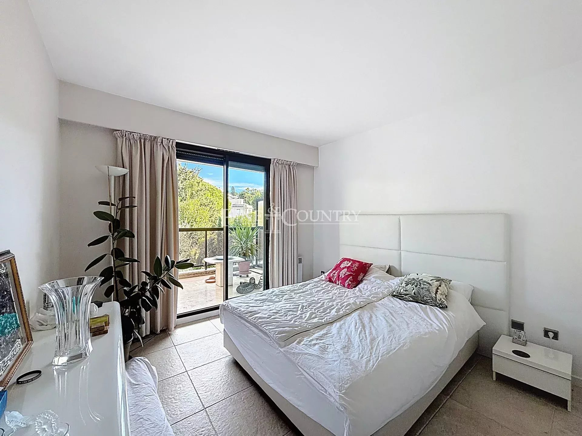 Photo of Apartment for sale in Cannes with pool and tennis