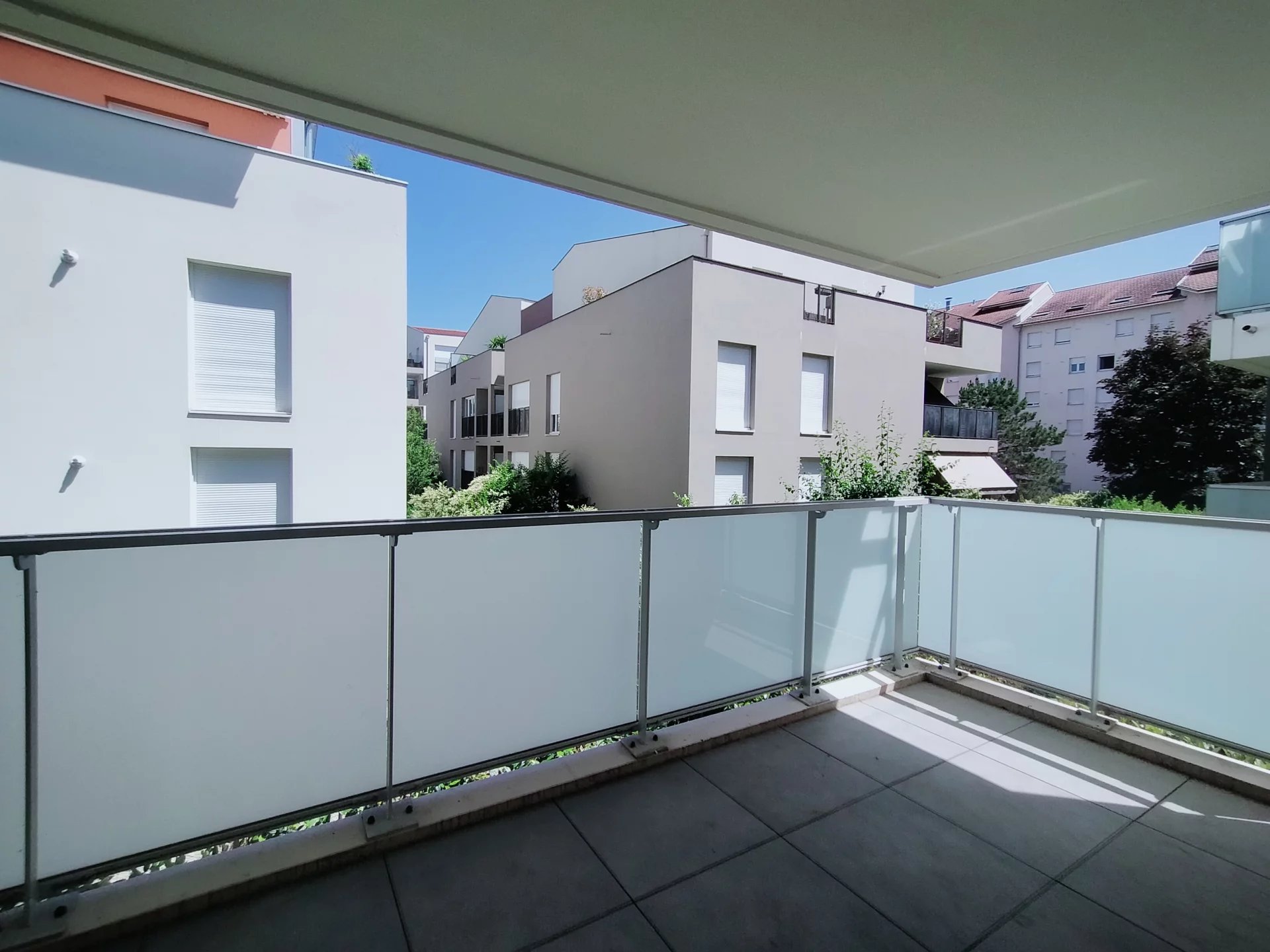 4555438 Location Villeurbanne