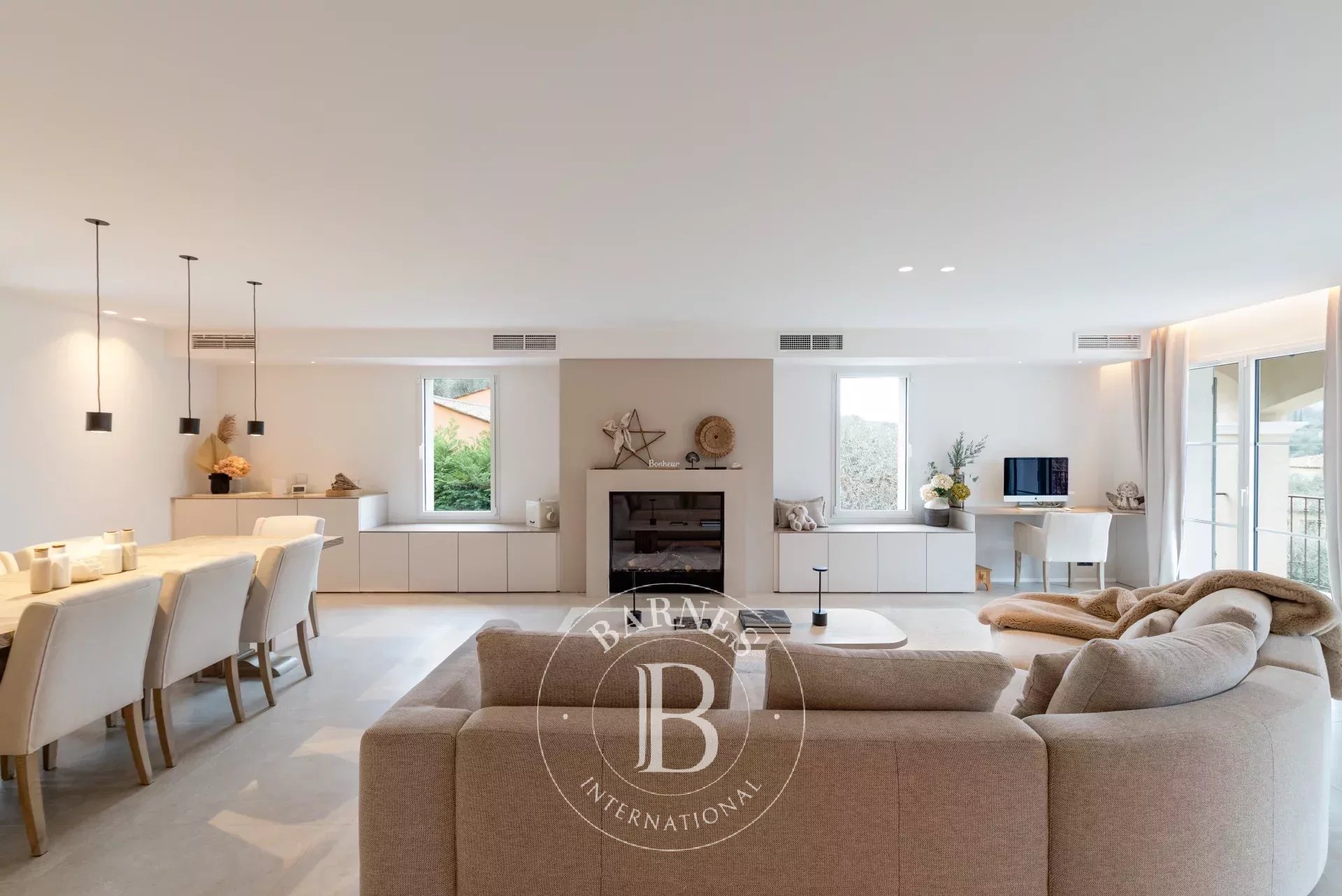 Le Rouret - Magnificent renovated family property in a quiet location - Panoramic hills view - picture 9