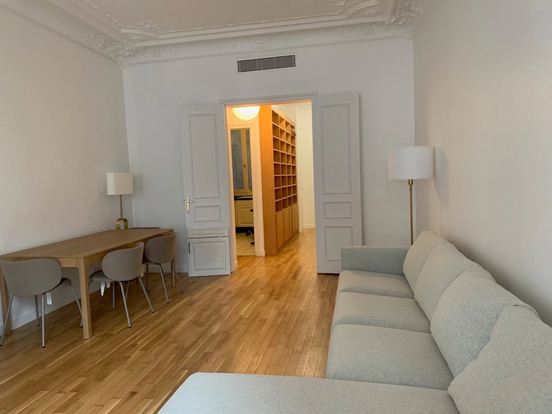 Rental Apartment Paris 8th Faubourg-du-Roule