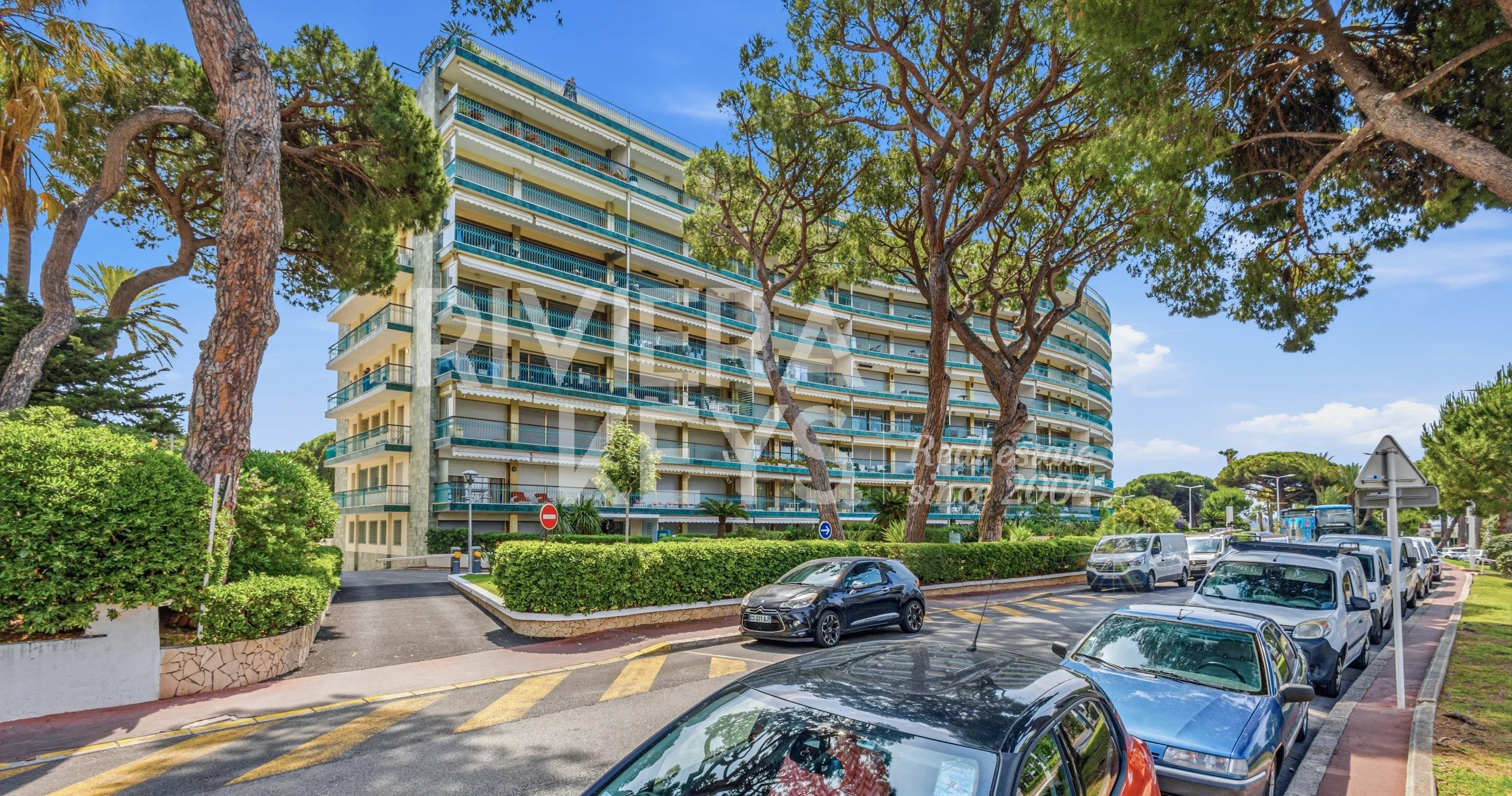 CANNES – Croisette : Élégant 3 pièces en étage élevé dans une résidence de prestige