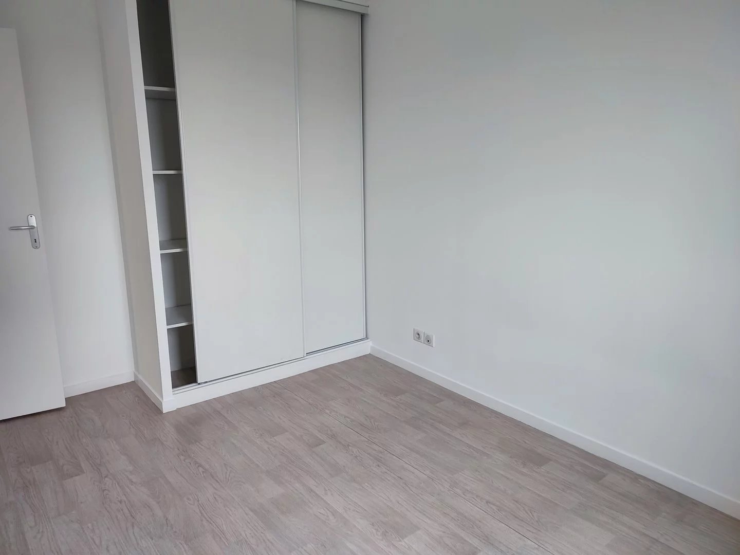 APARTEMNT T1 LEHON-PROXIMITE CENTRE COMMERCIAL