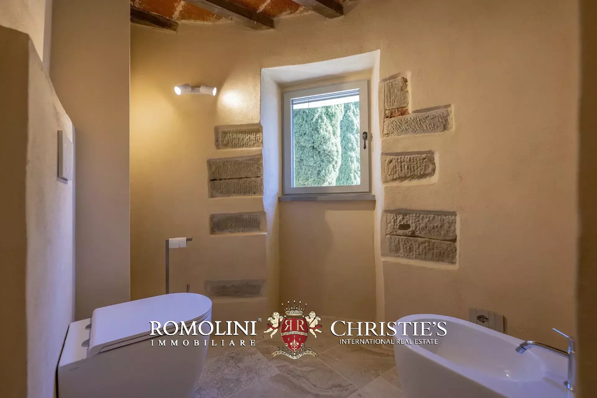 ART-NOUVEAU VILLA FOR SALE IN A PANORAMIC POSITION OVER LAKE TRASIMENO, UMBRIA