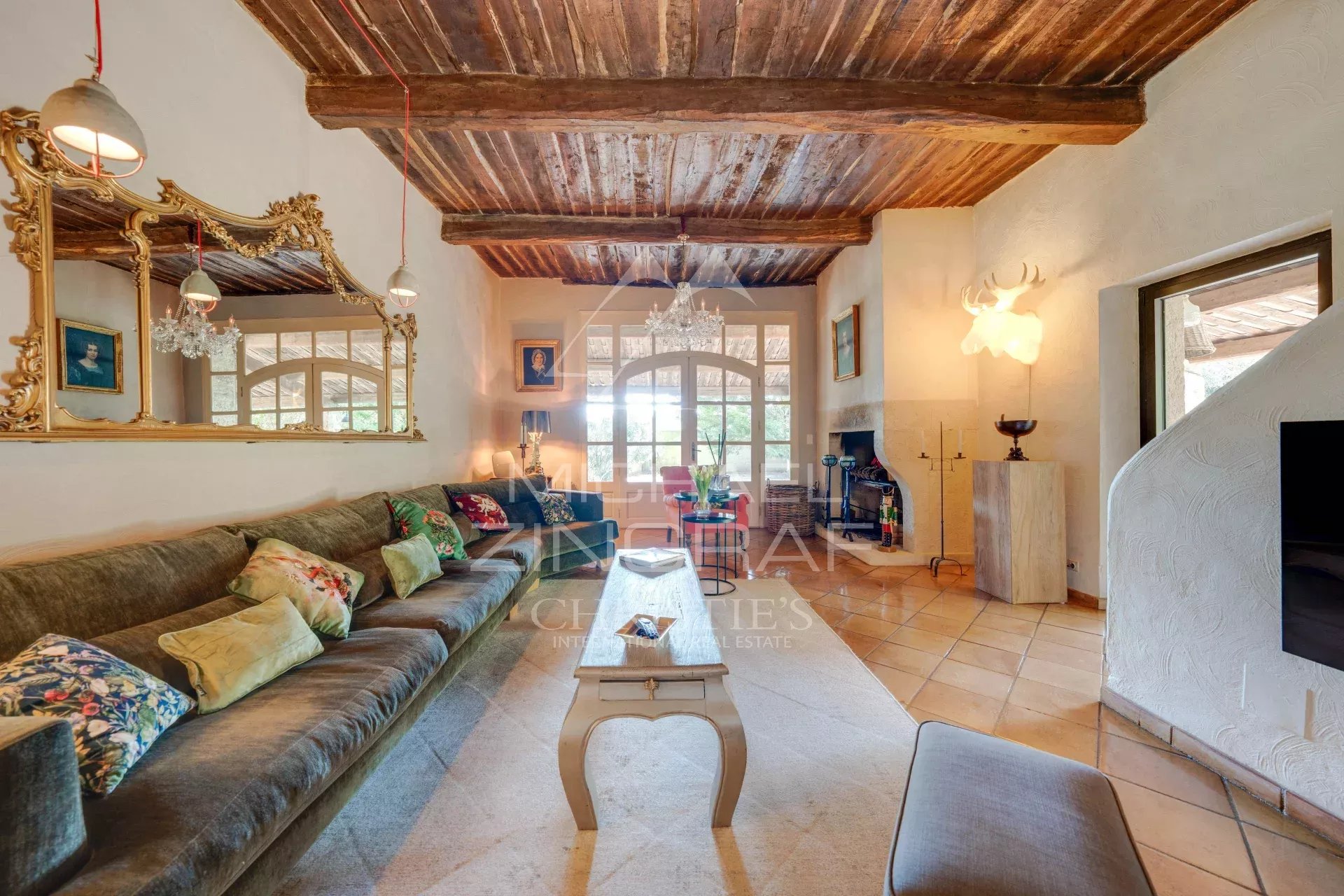 5 Bedroom Villa/Townhouse's Image 3