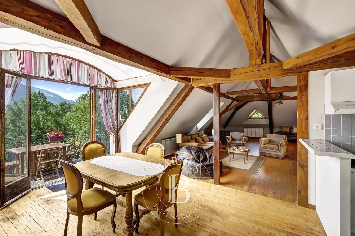 Saray Bonneville - picture 7