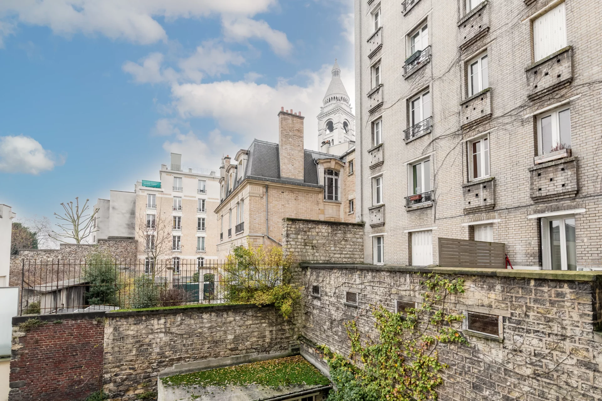 Paris 18e - HAUT-MONTMARTRE / MONT CENIS