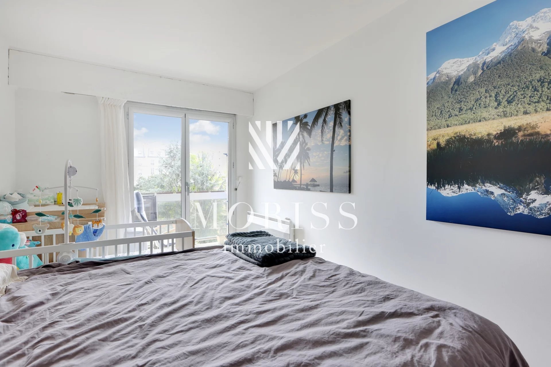 Appartement Moderne à Ternes, 57m² - Image Array