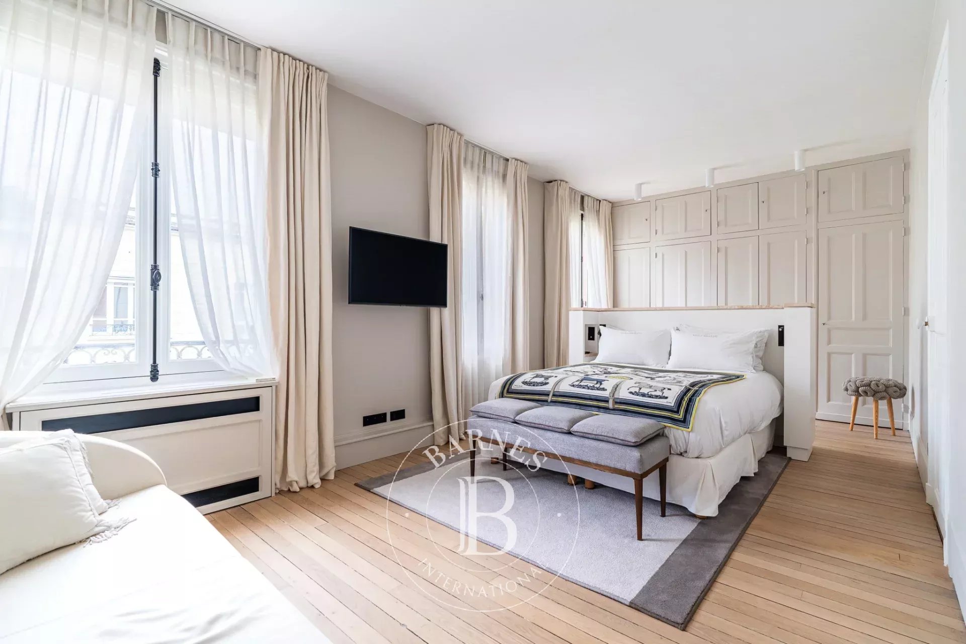Paris  - Hôtel particulier 10 Pi&egrave;ces 5 Chambres - picture 20