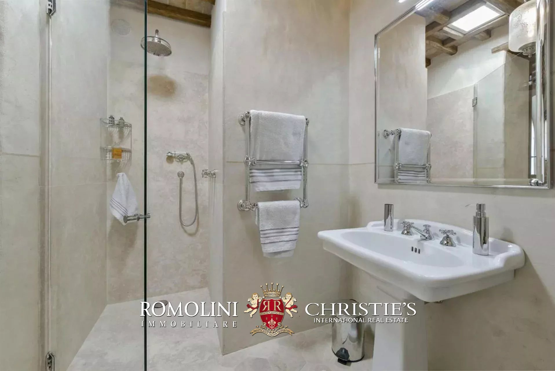4 Bedroom Villa/Townhouse's Image 38