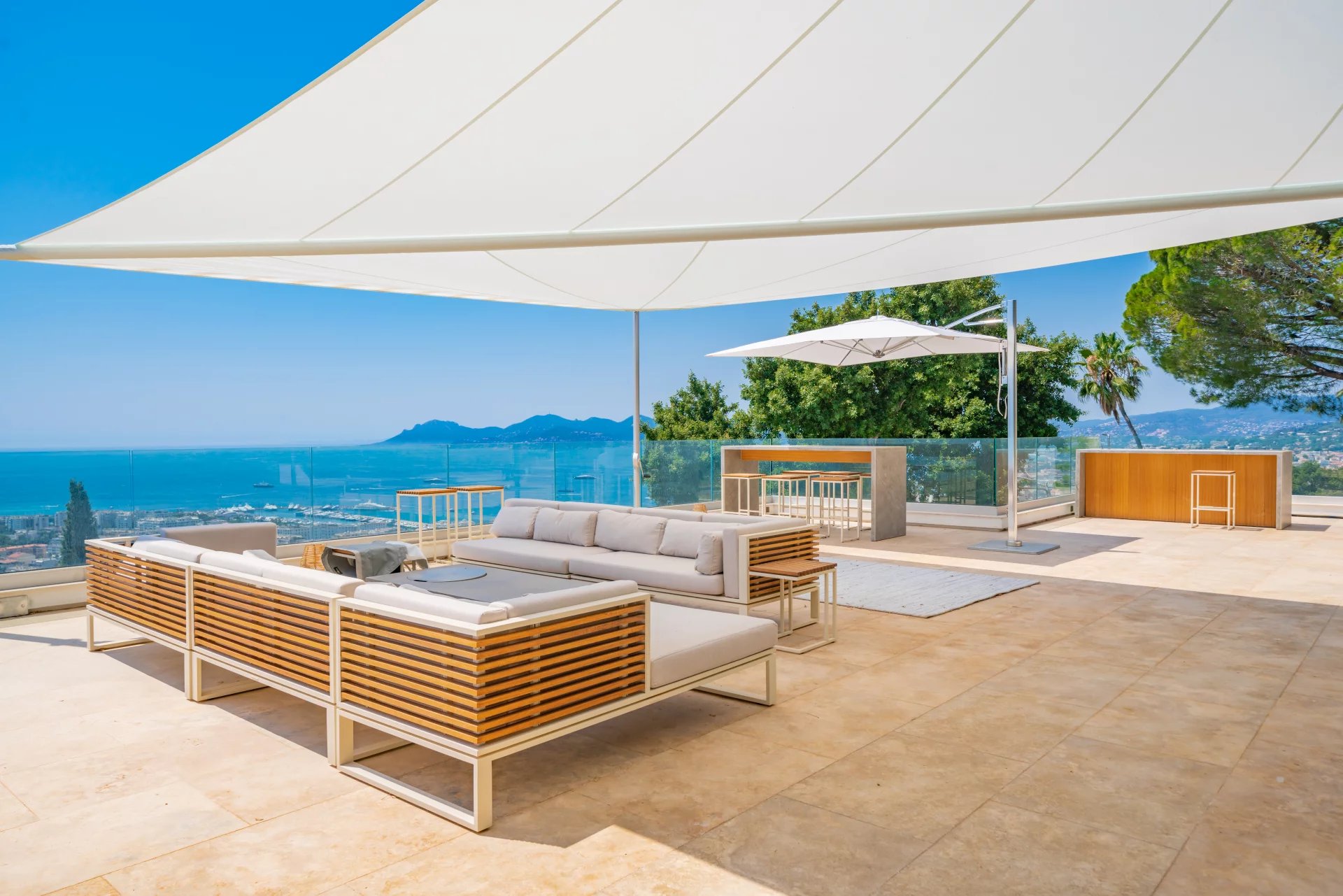 Extraordinaire villa avec une vue panoramique Cannes - Photo 2