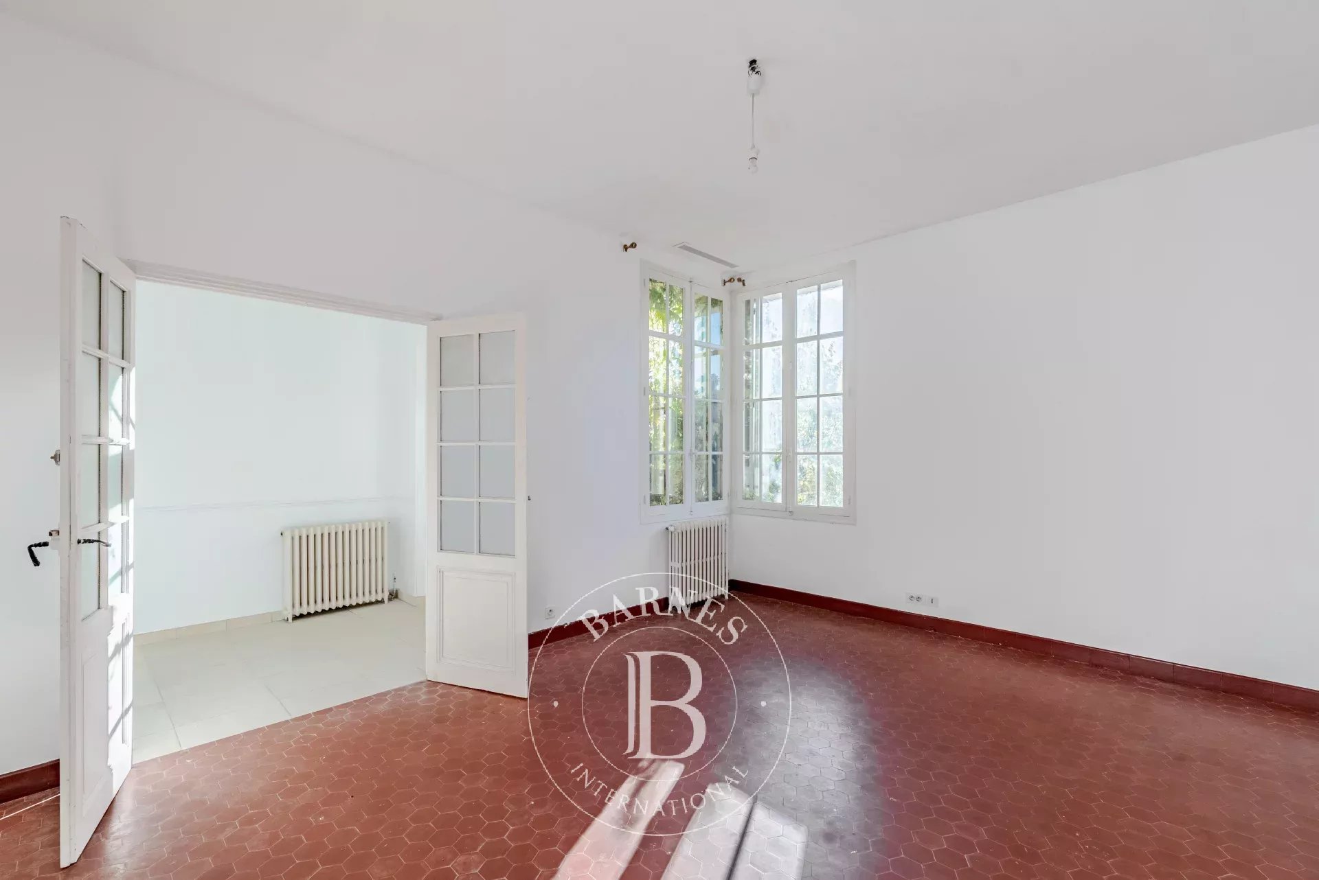 Ev Mougins - picture 11