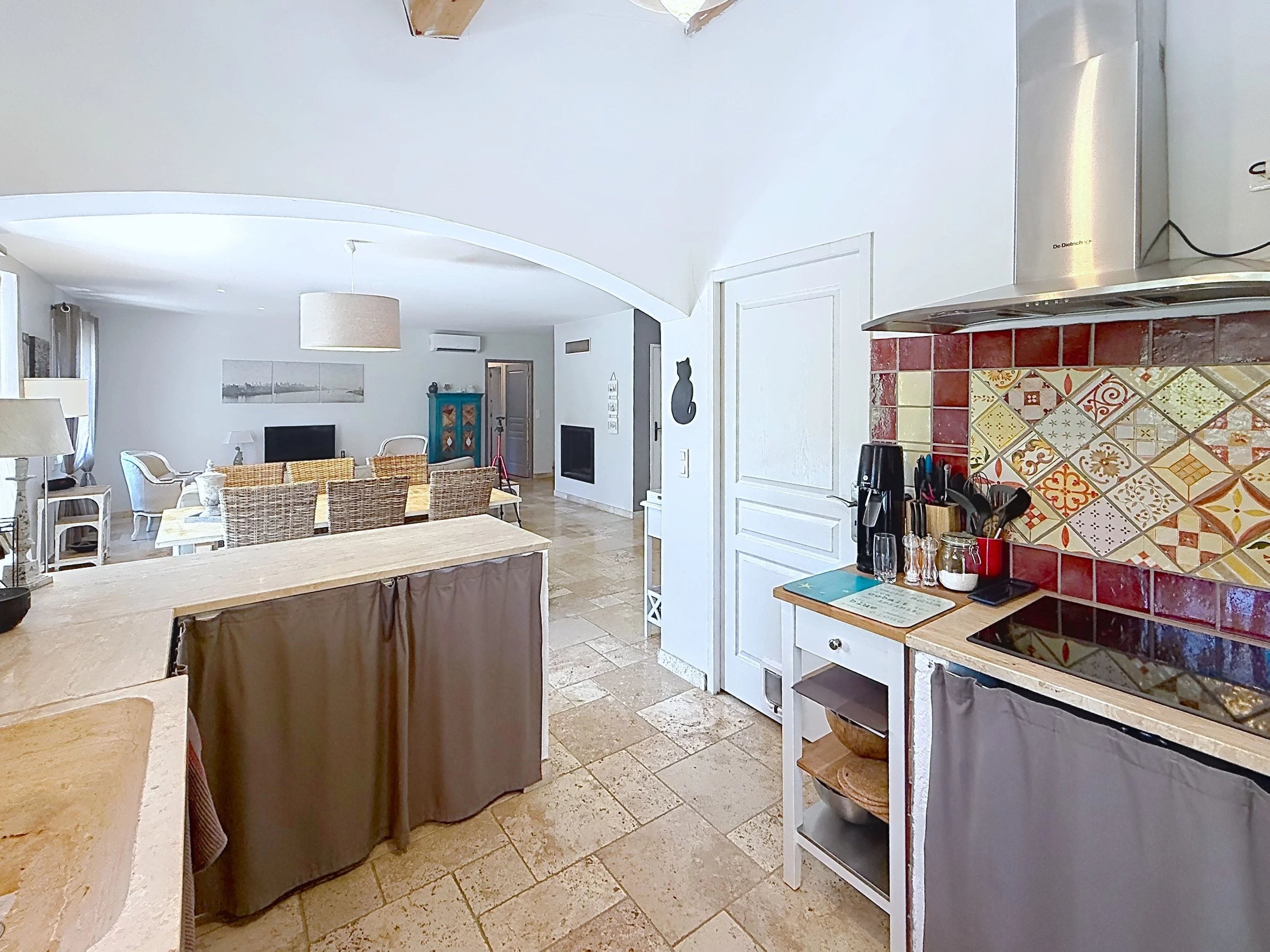 Elegant 4-Bedroom Villa with Pool in Carcès, France