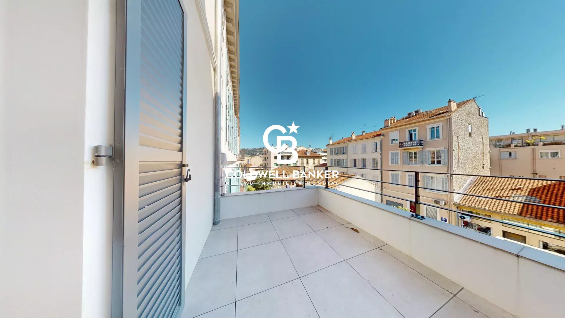 Cannes centre, Maison neuve aux prestations modernes et terrasses ensoleillées