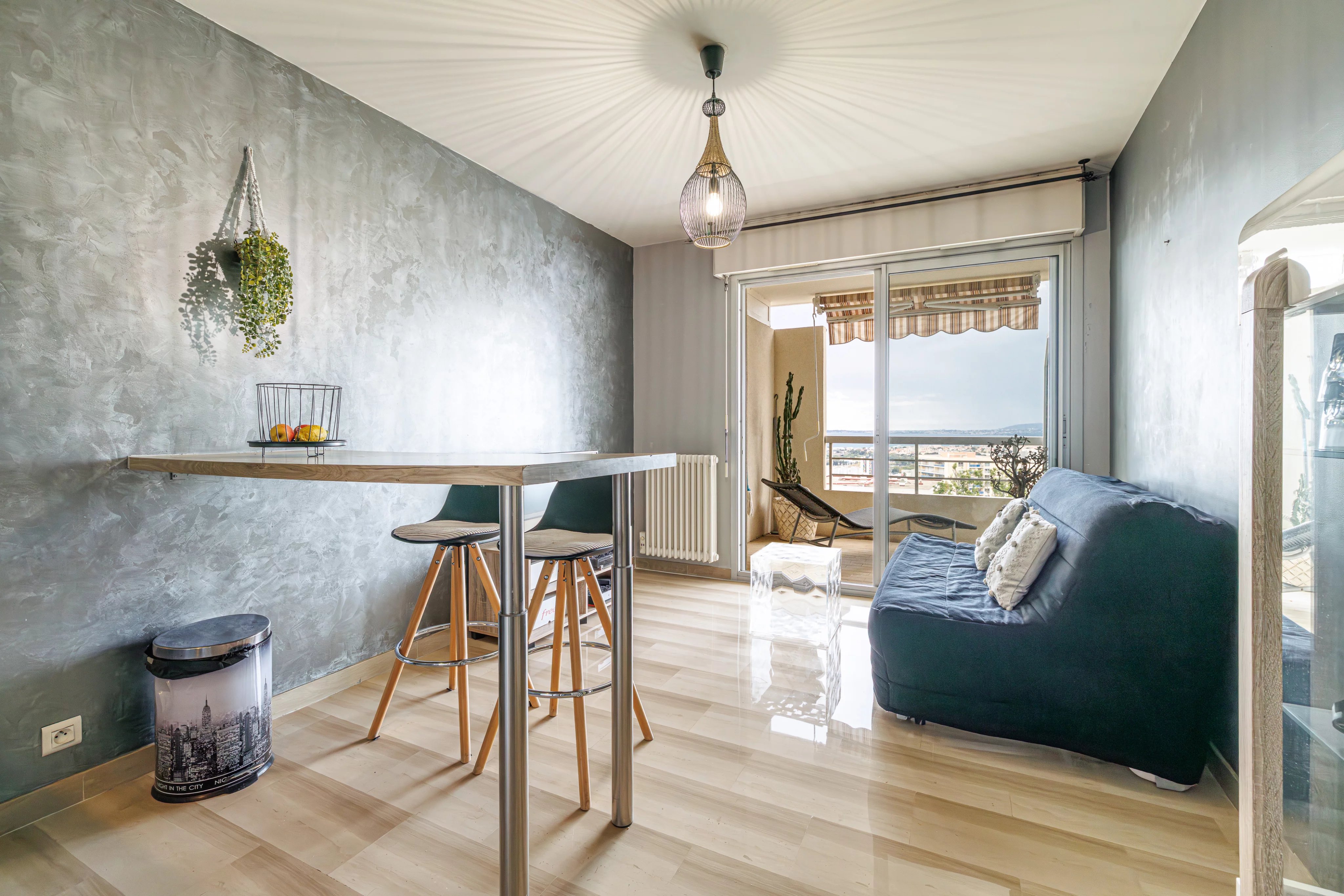 CORNICHE FLEURIE - STUDIO - BALCON