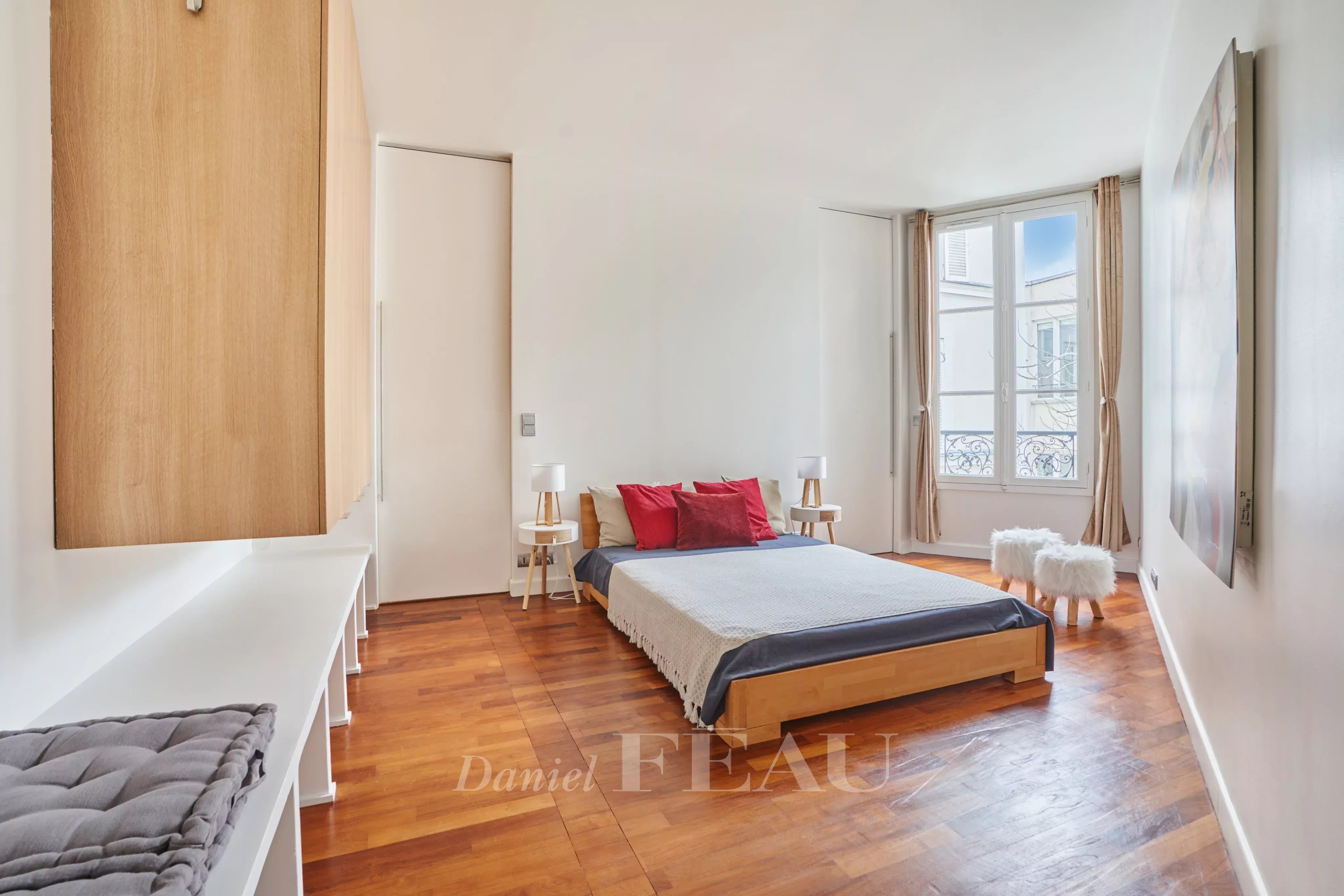 Sale Apartment Paris 16th