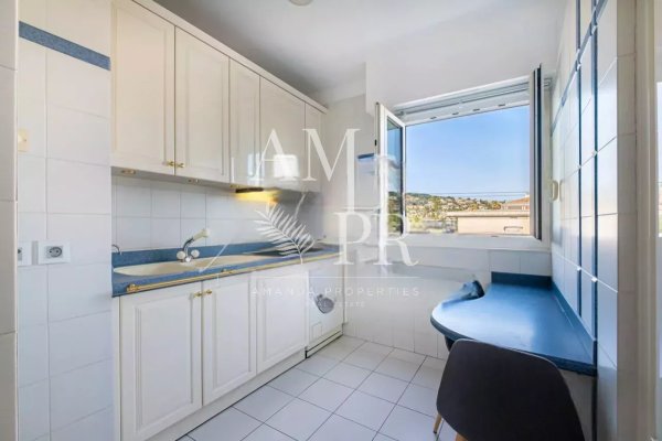 Golfe-Juan – Seafront 1-Bedroom Apartment with Port and Pool — photo 5