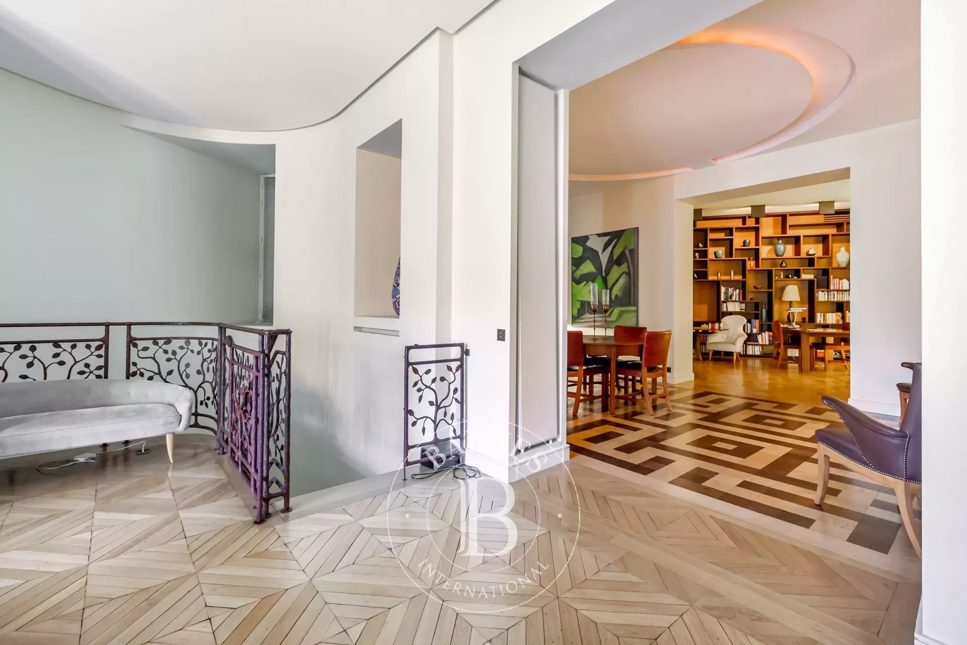 GARDEN-LEVEL DUPLEX - PARIS 16 - ÉTOILE/FOCH