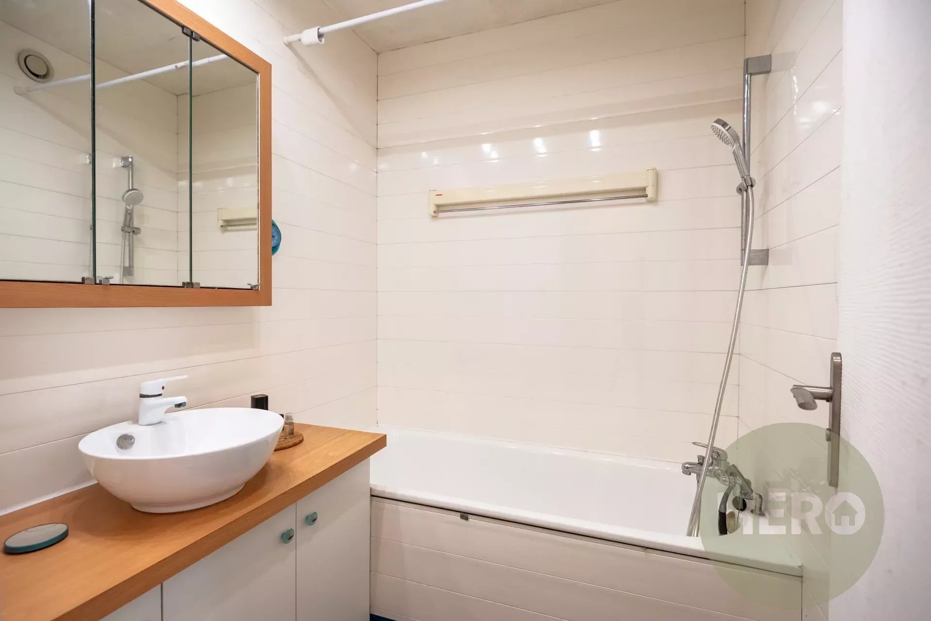 STUDIO de 25 m2 PLAISIR VILLAGE